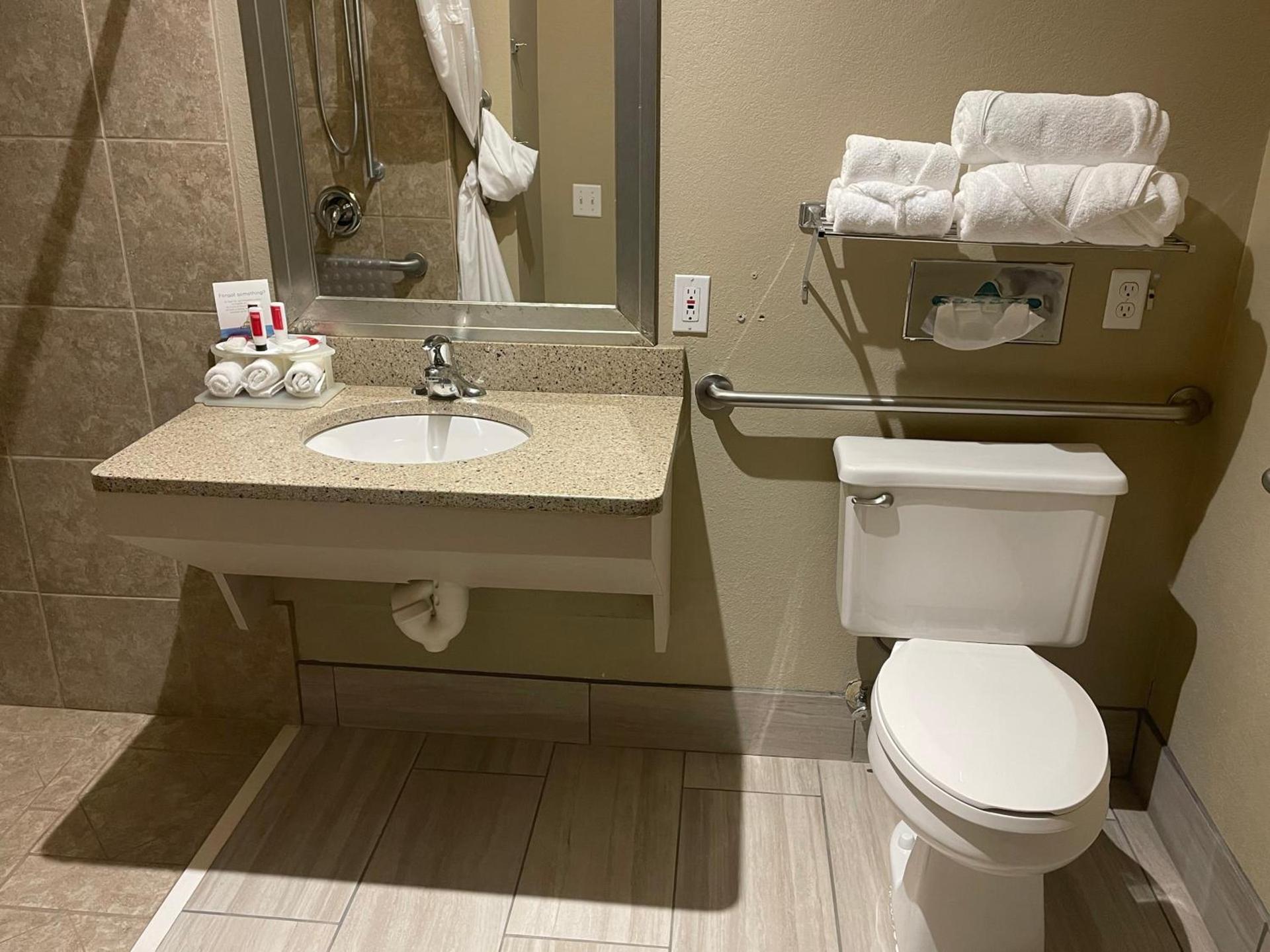 Spark by Hilton La Crosse Onalaska photo 15