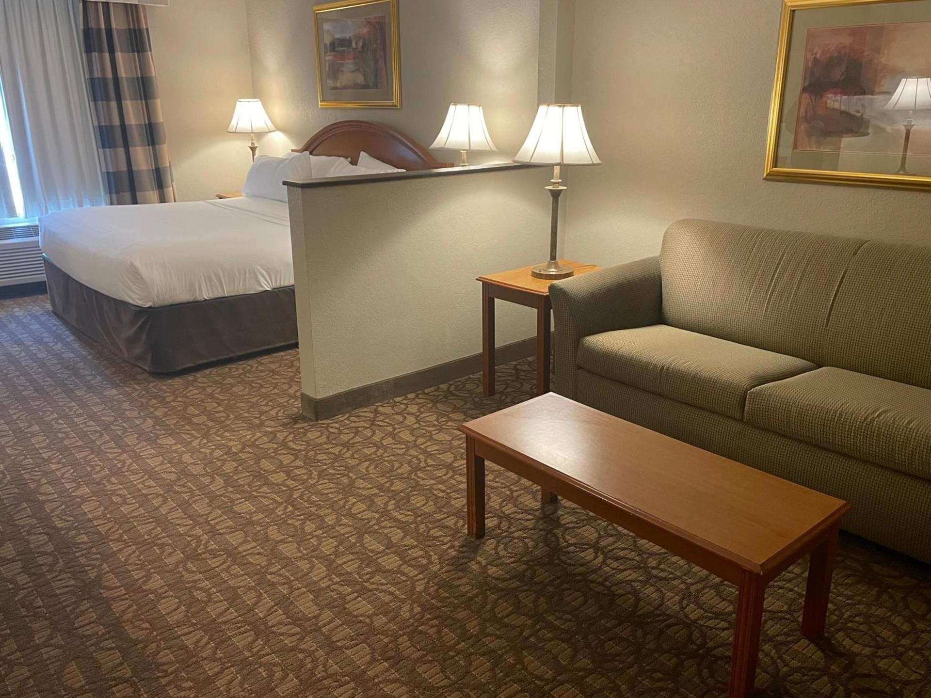 Spark by Hilton La Crosse Onalaska photo 17