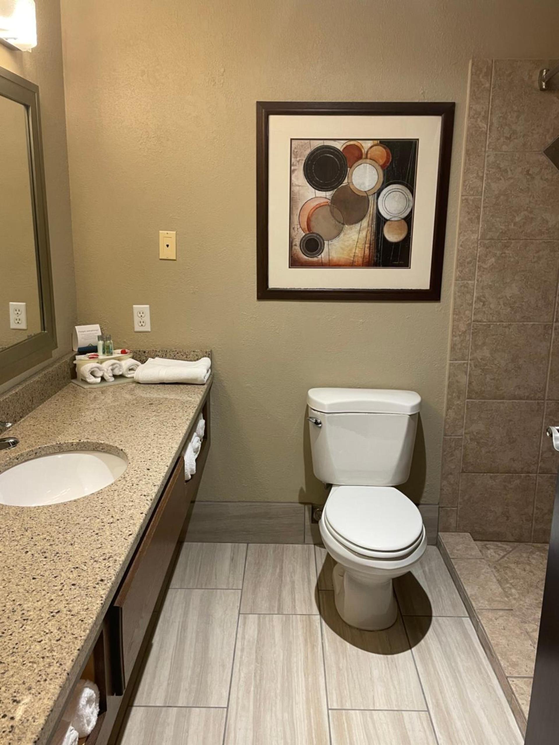 Spark by Hilton La Crosse Onalaska photo 20