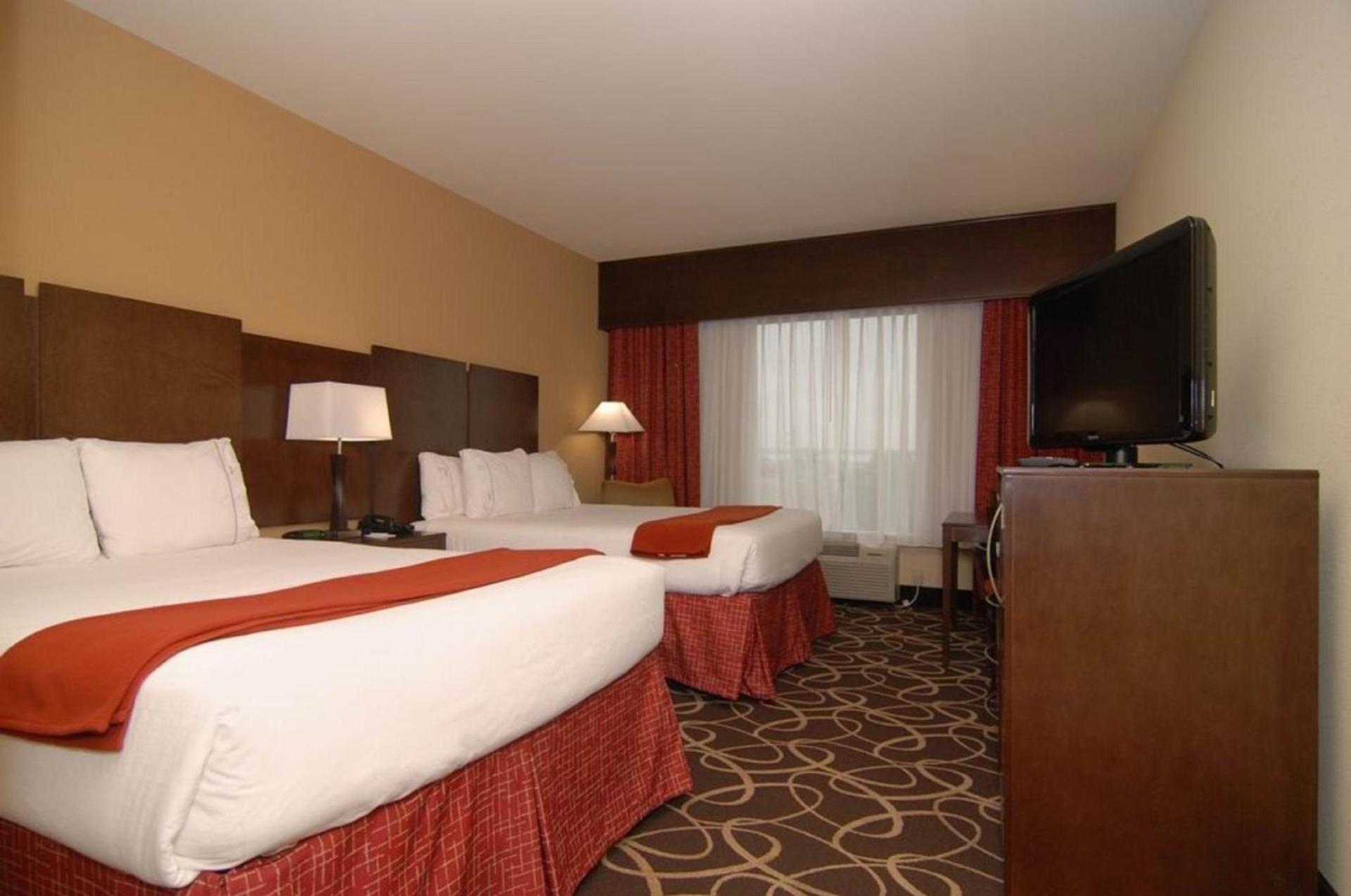 Holiday Inn Express & Suites Houston South - Near Pearland by IHG photo 54