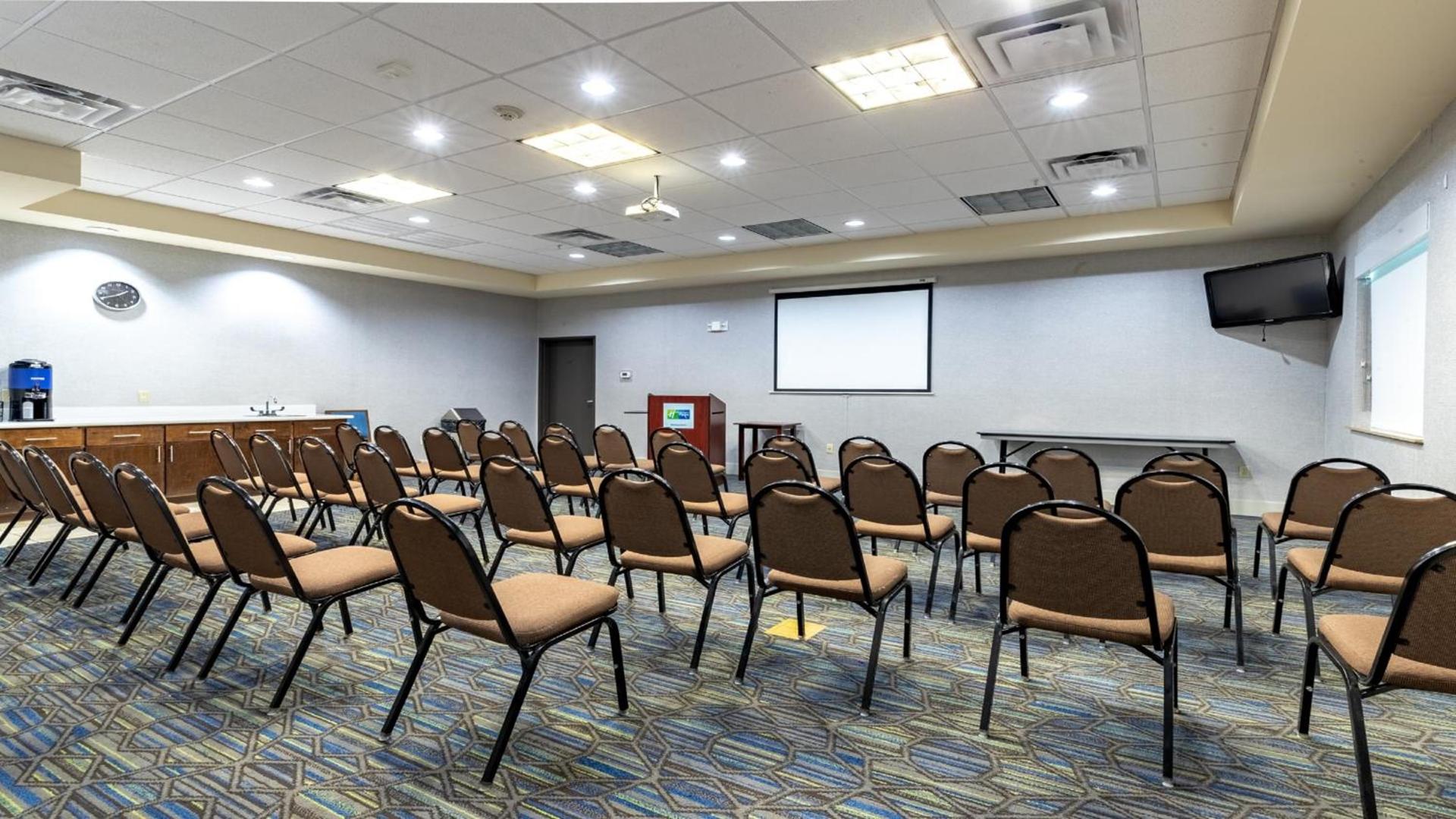 Holiday Inn Express & Suites Houston South - Near Pearland by IHG photo 39