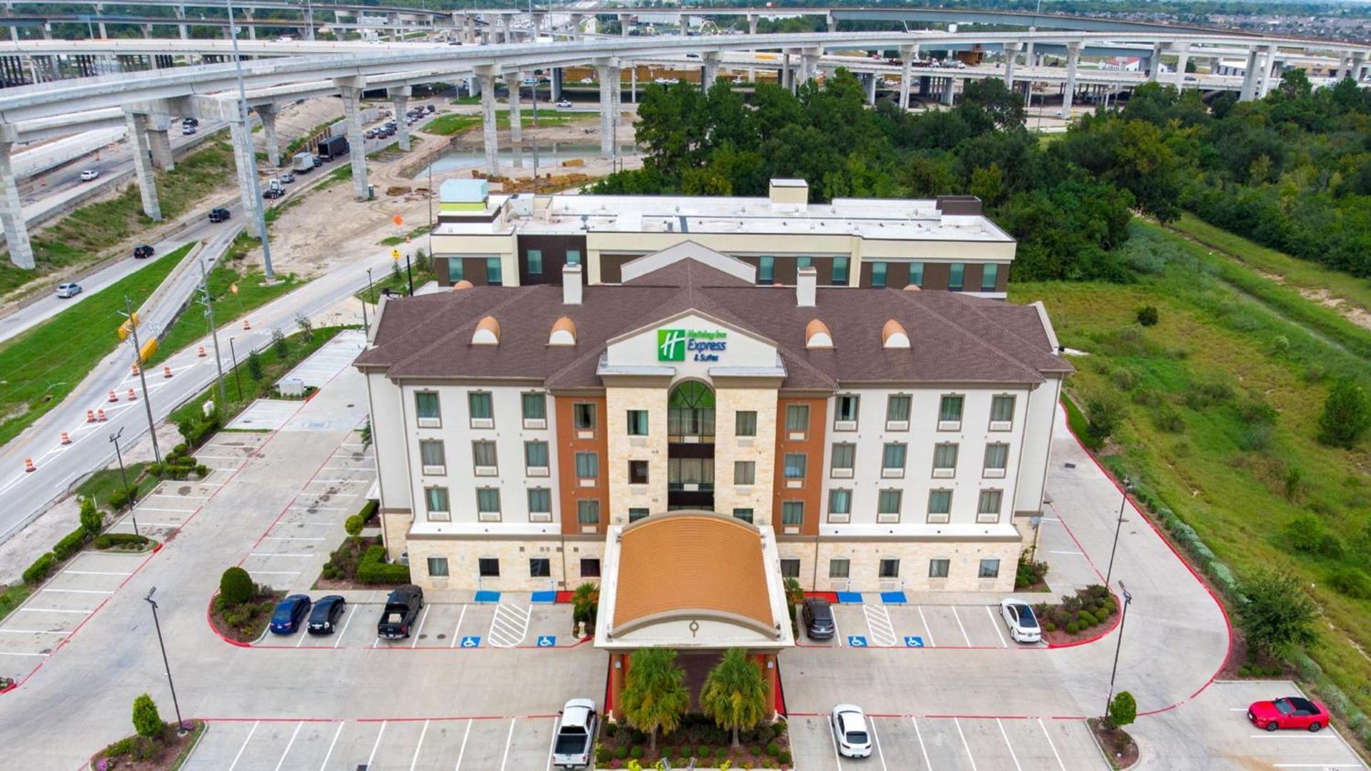 Holiday Inn Express & Suites Houston South - Near Pearland by IHG photo 23