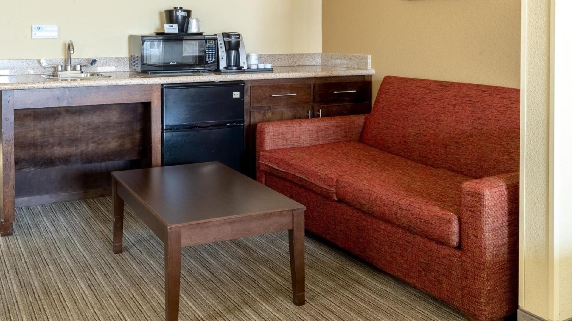 Holiday Inn Express & Suites Houston South - Near Pearland by IHG photo 33