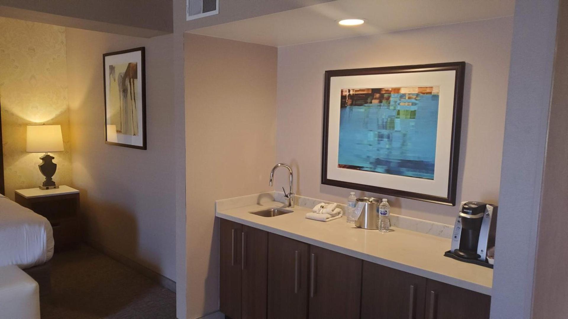Crowne Plaza Phoenix - Chandler Golf Resort by IHG photo 11