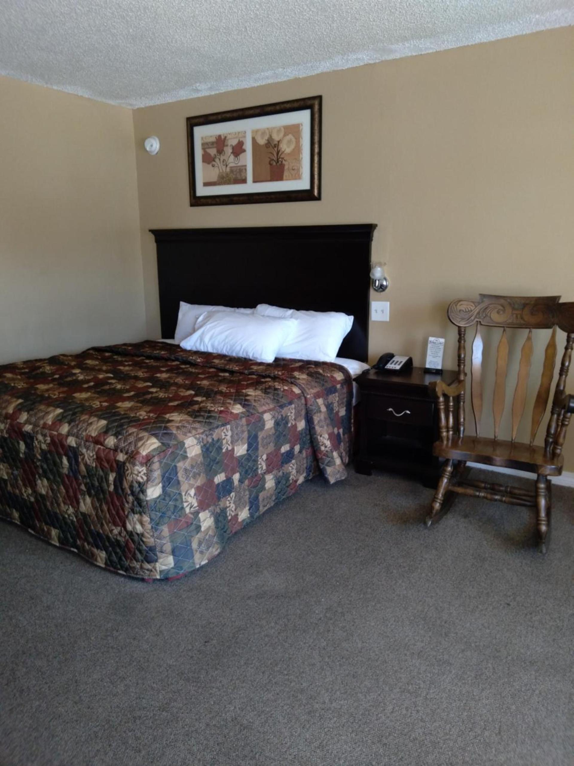 Budget Lodge Mount Dora photo 18