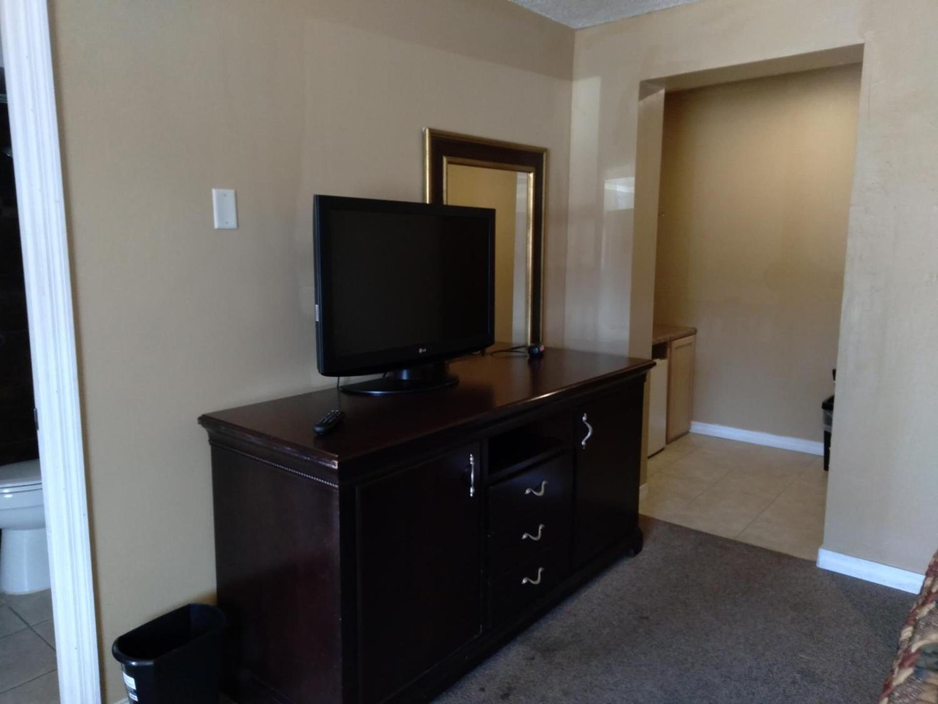 Budget Lodge Mount Dora photo 15