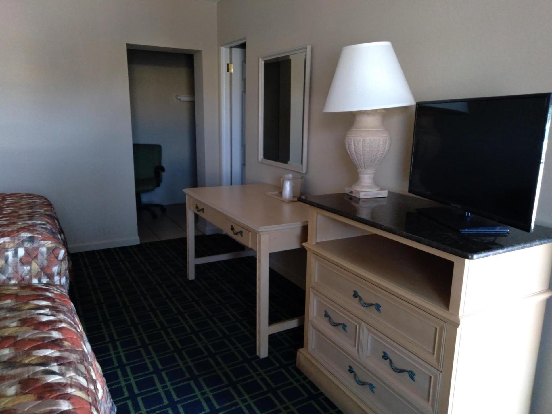 Budget Lodge Mount Dora photo 24