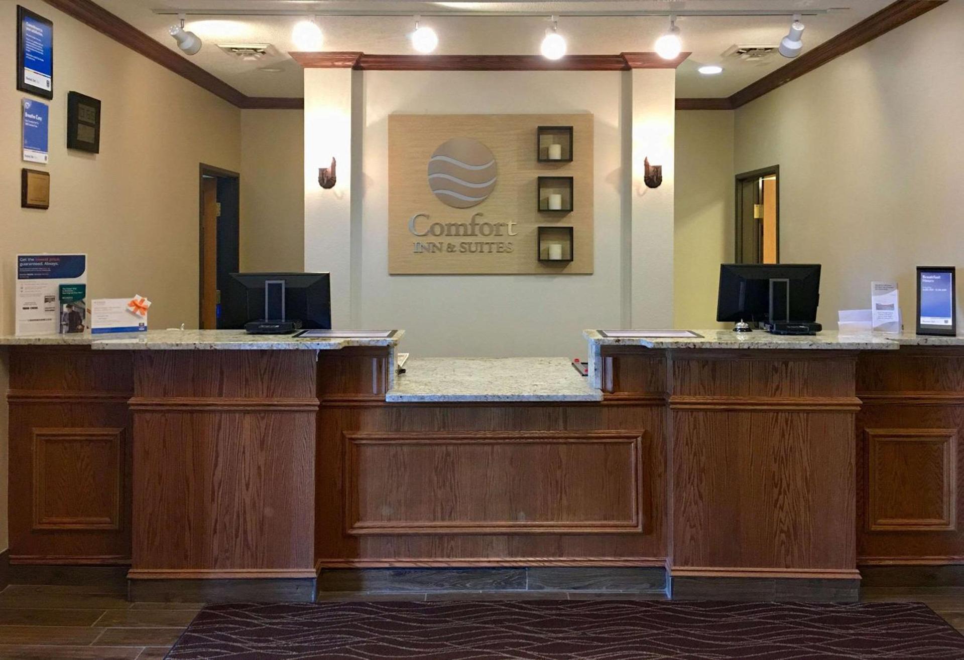 Comfort Inn & Suites photo 4