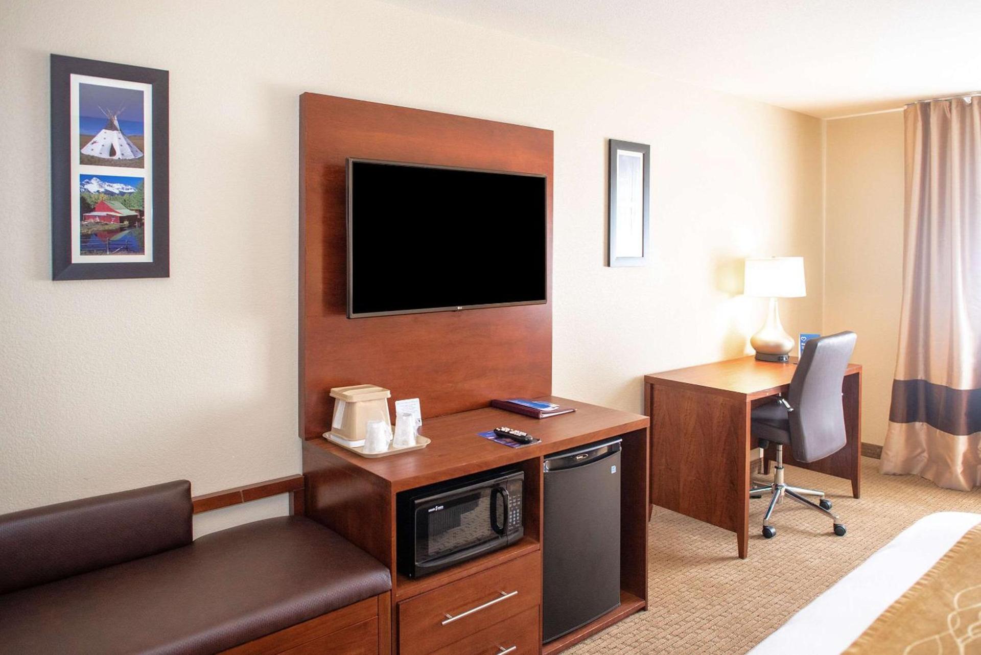 Comfort Inn & Suites photo 15