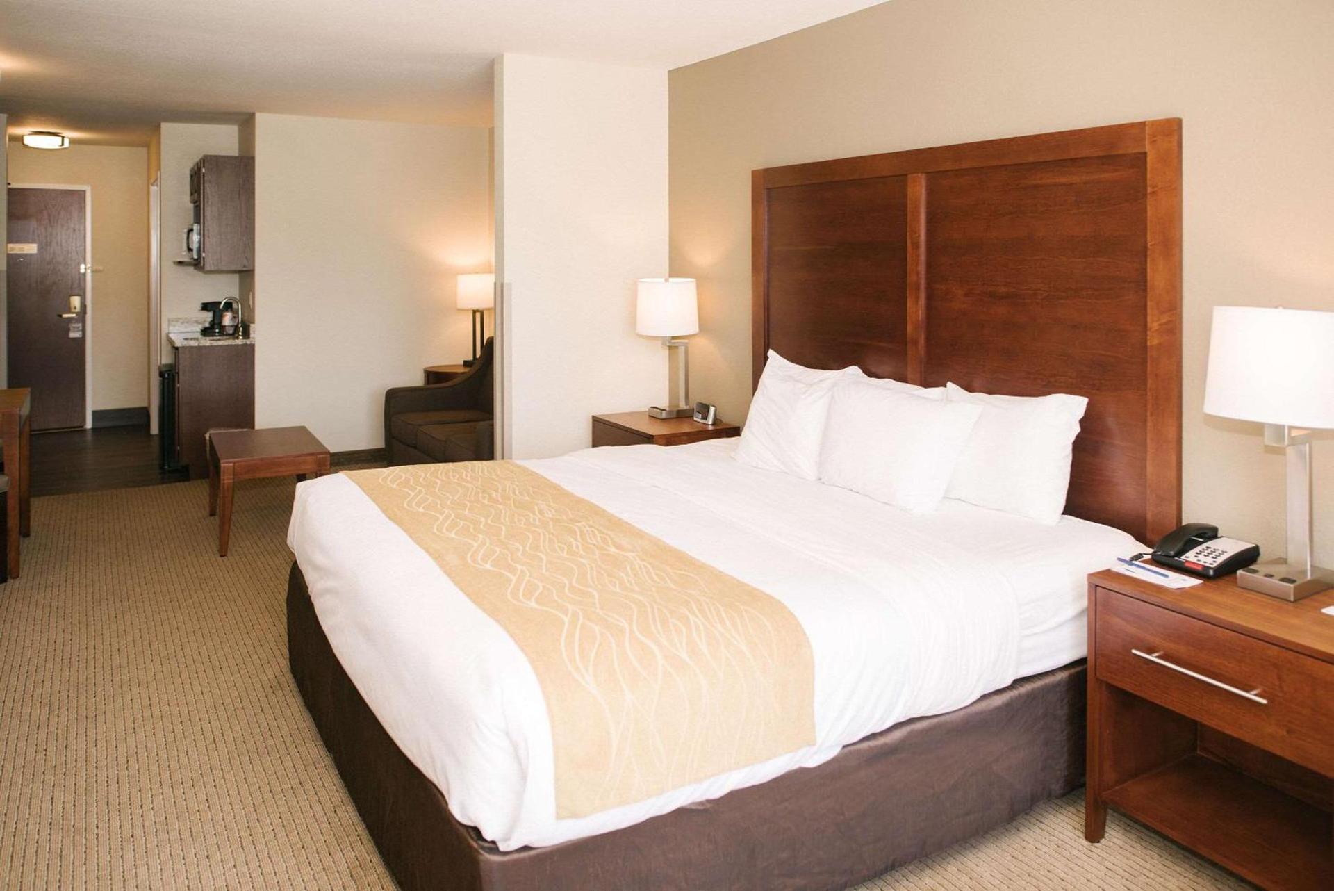 Comfort Inn & Suites photo 25