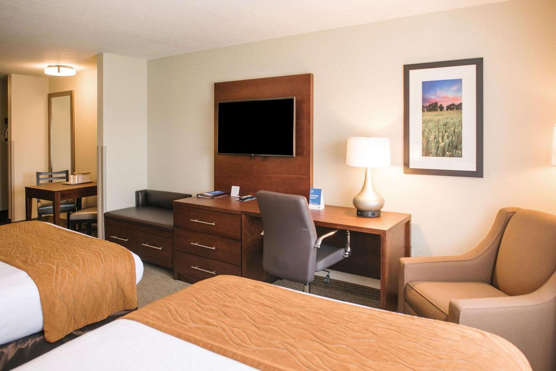 Comfort Inn & Suites photo 29
