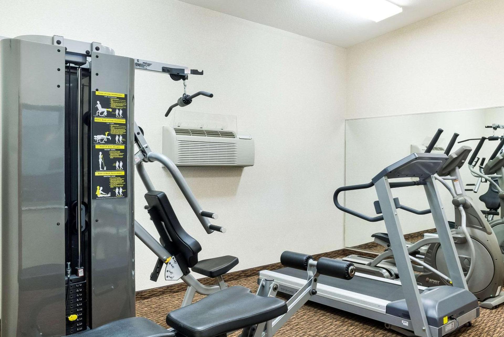 Comfort Inn & Suites photo 40