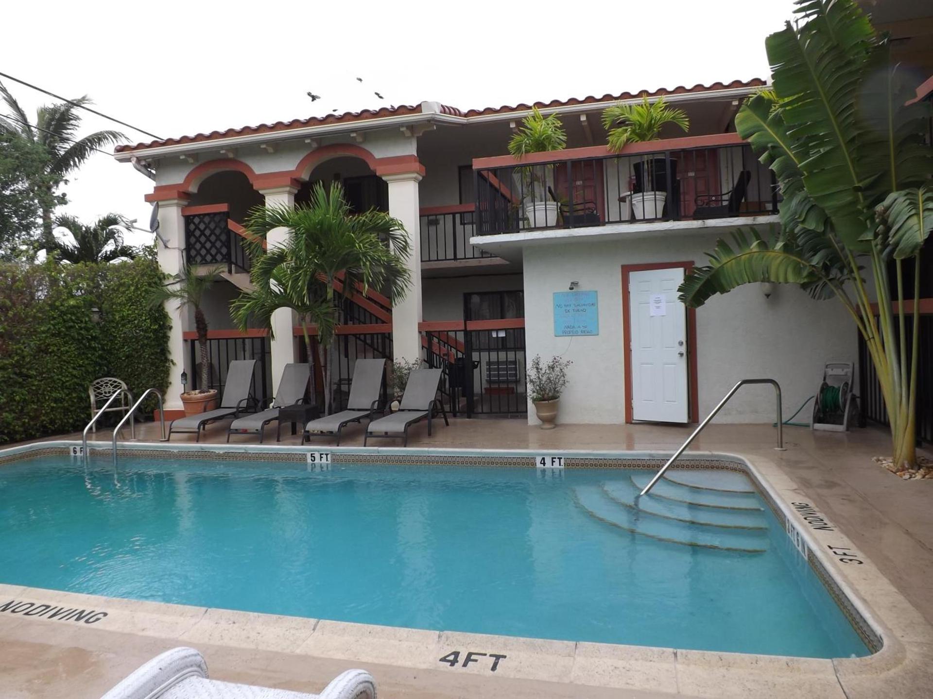 Palm Breeze Hotel photo 5