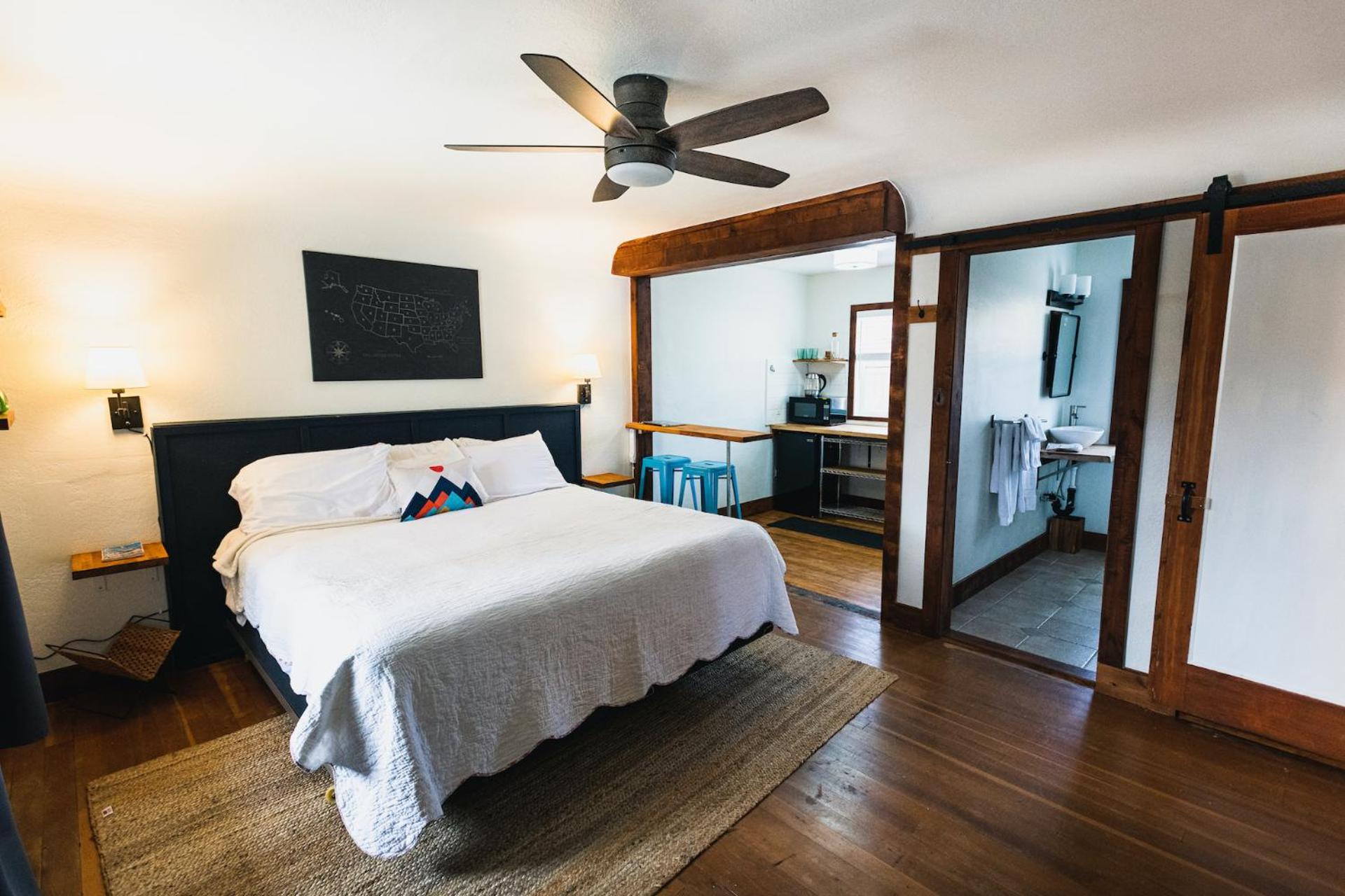The Stranger Lodge - Pet Friendly photo 43