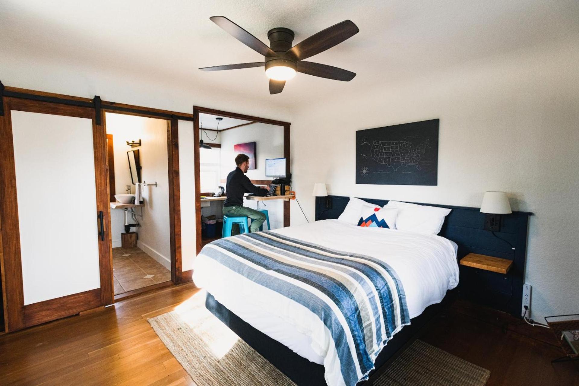 The Stranger Lodge - Pet Friendly photo 56