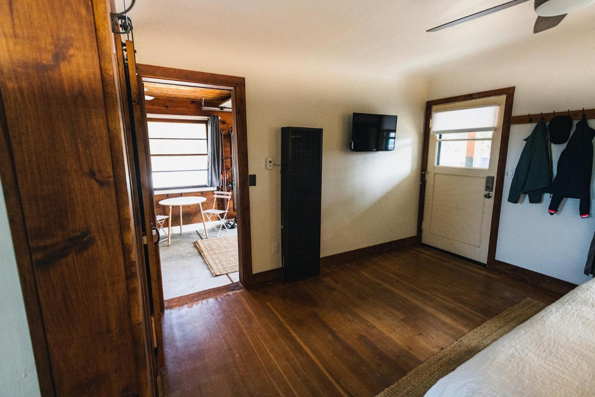 The Stranger Lodge - Pet Friendly photo 39