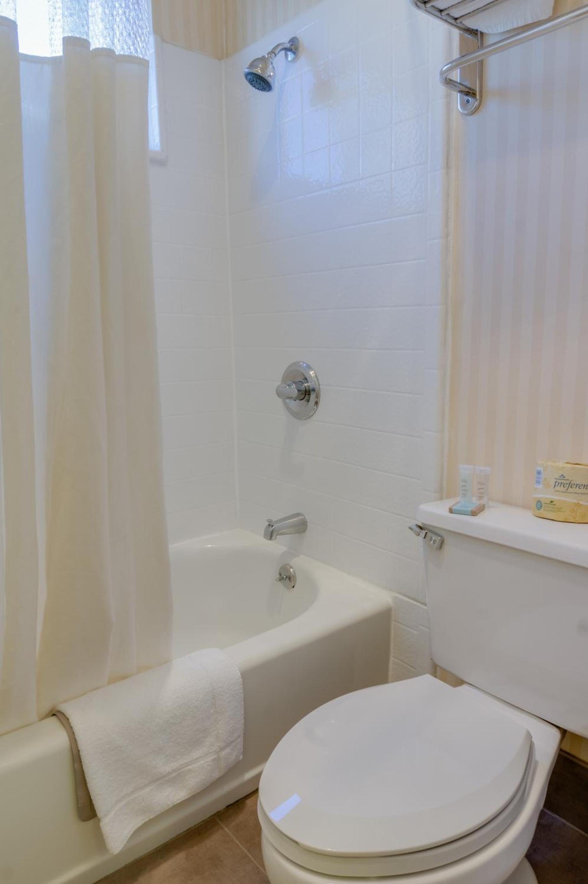 Travelodge by Wyndham San Francisco Bay photo 12