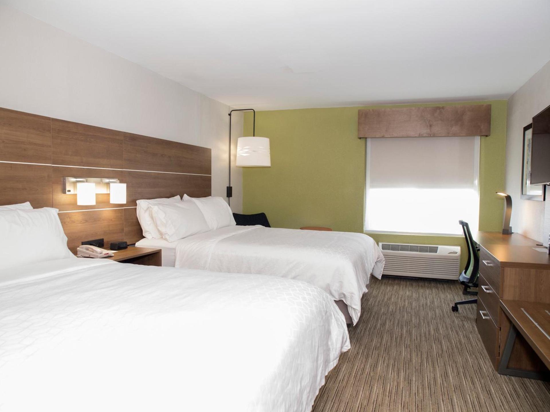 Holiday Inn Express Hotel & Suites Madison by IHG photo 50
