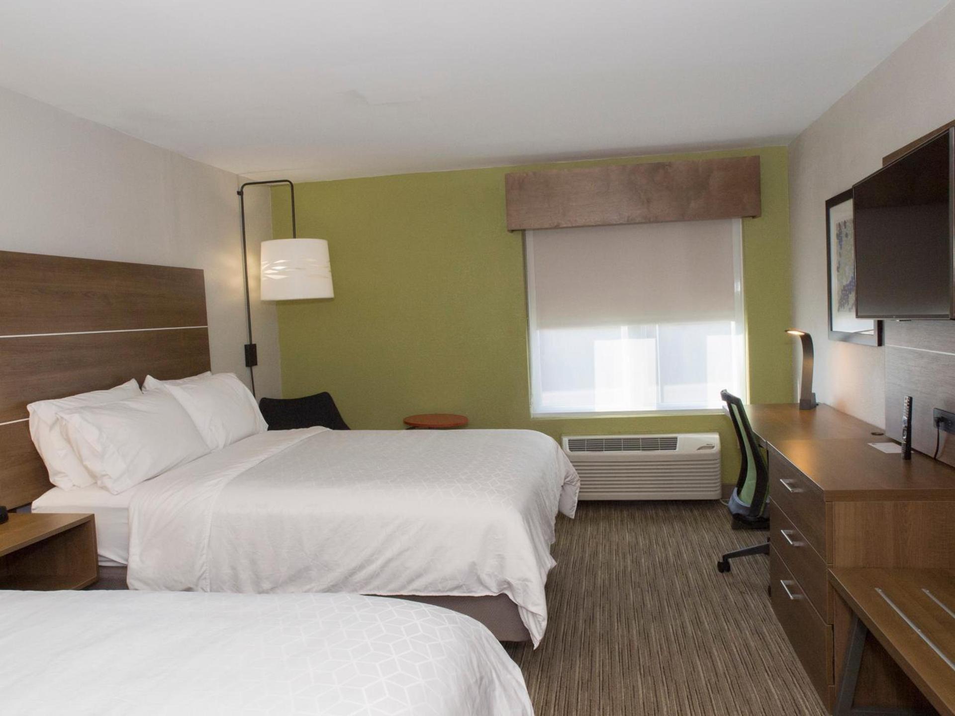 Holiday Inn Express Hotel & Suites Madison by IHG photo 52