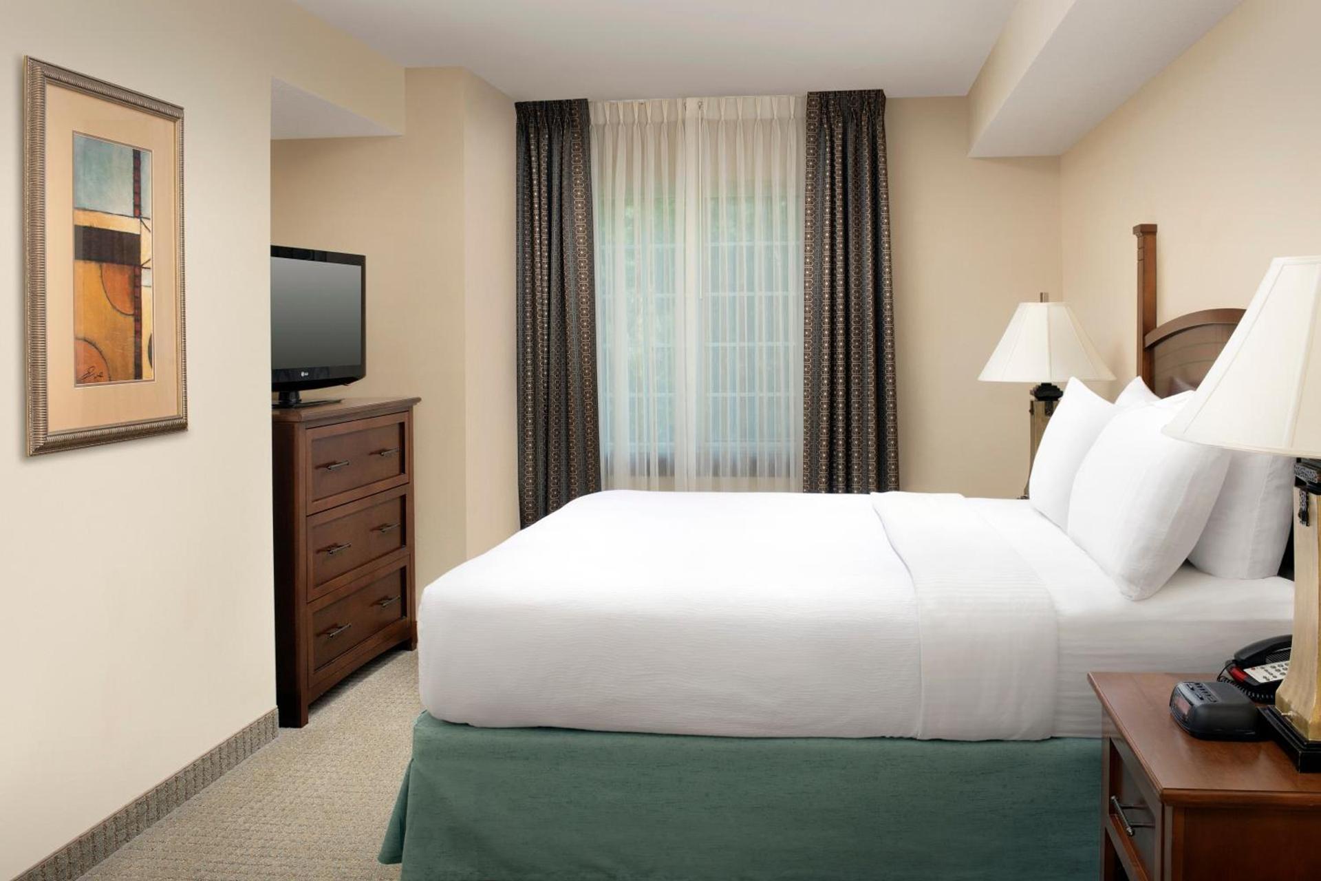 Staybridge Suites North Brunswick by IHG photo 9