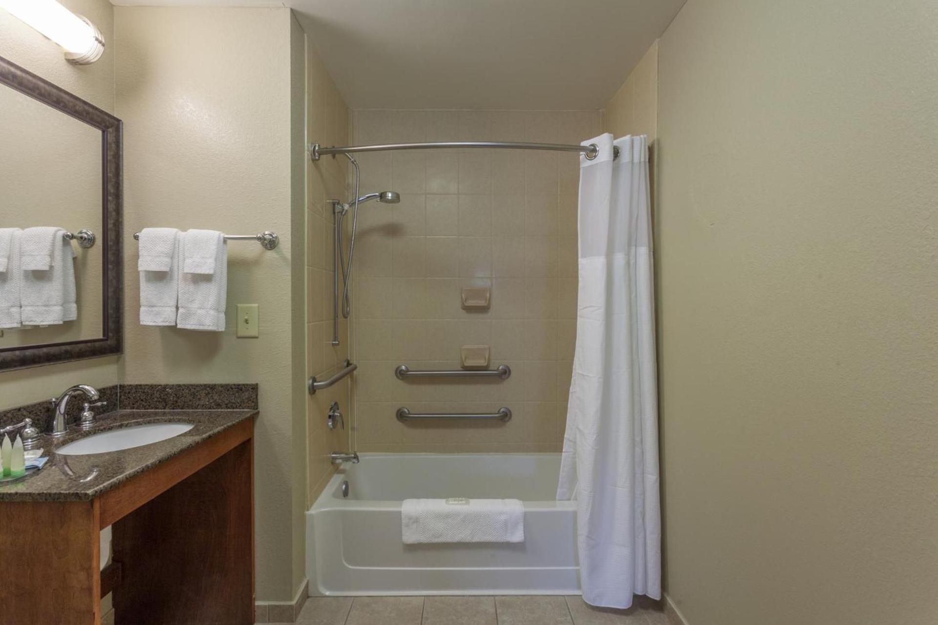 Staybridge Suites North Brunswick by IHG photo 14