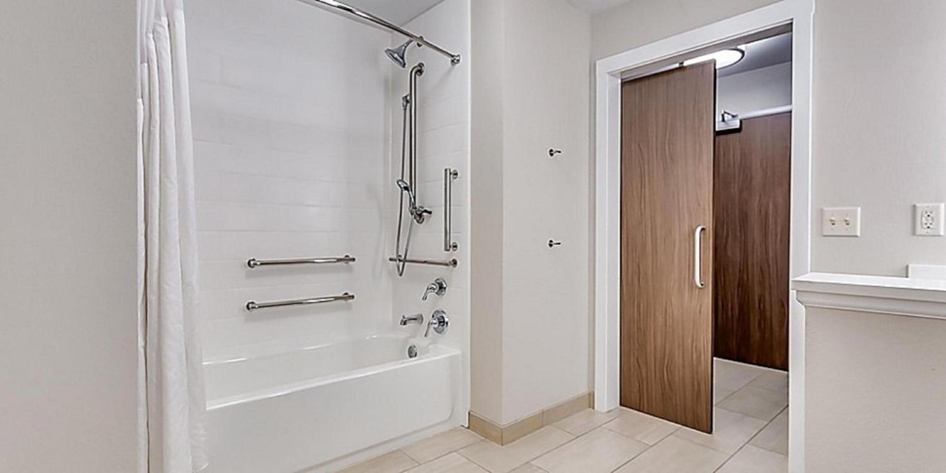 Holiday Inn Express & Suites - Brighton by IHG photo 13