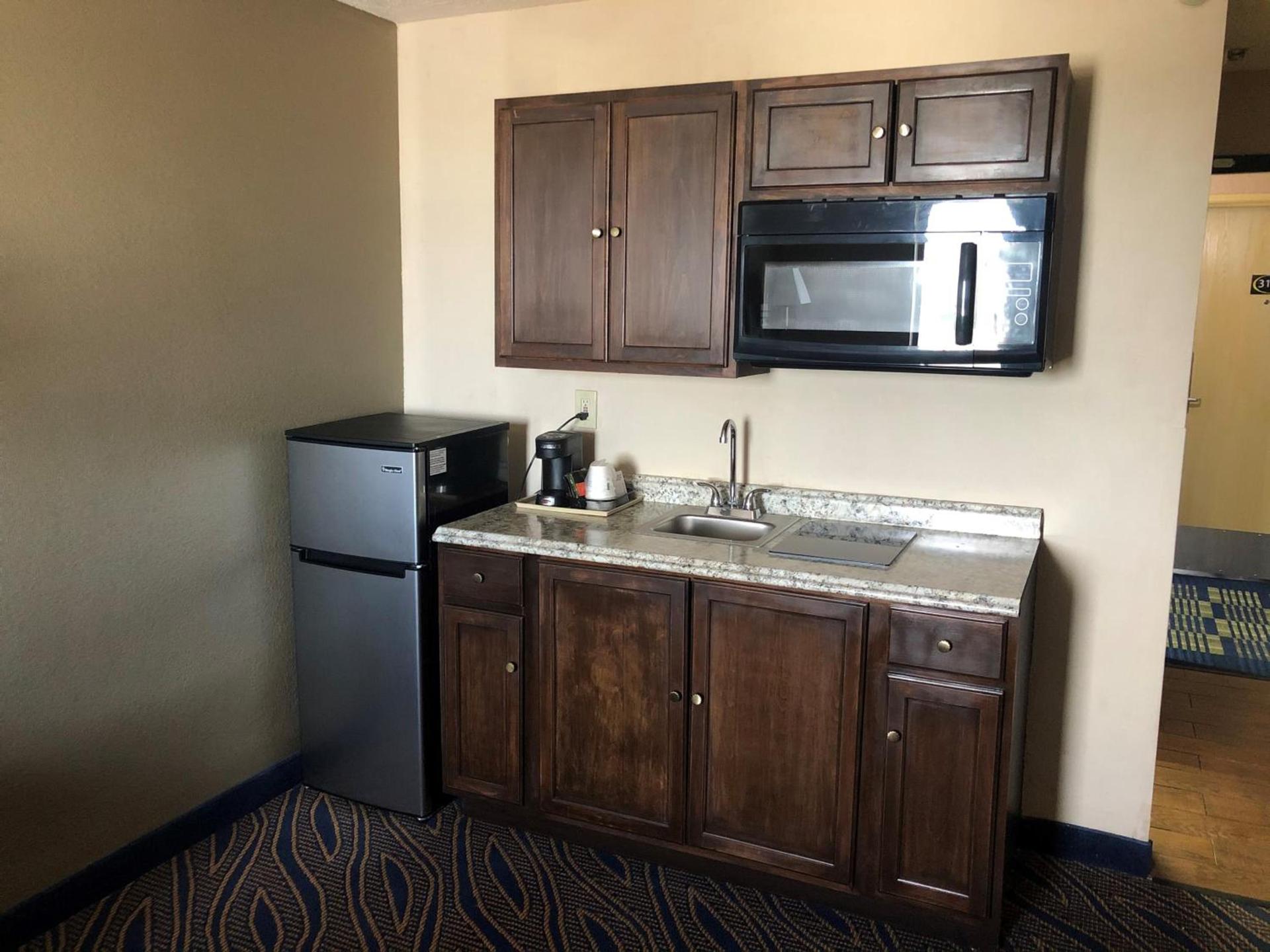Super 8 by Wyndham Cedar City photo 44