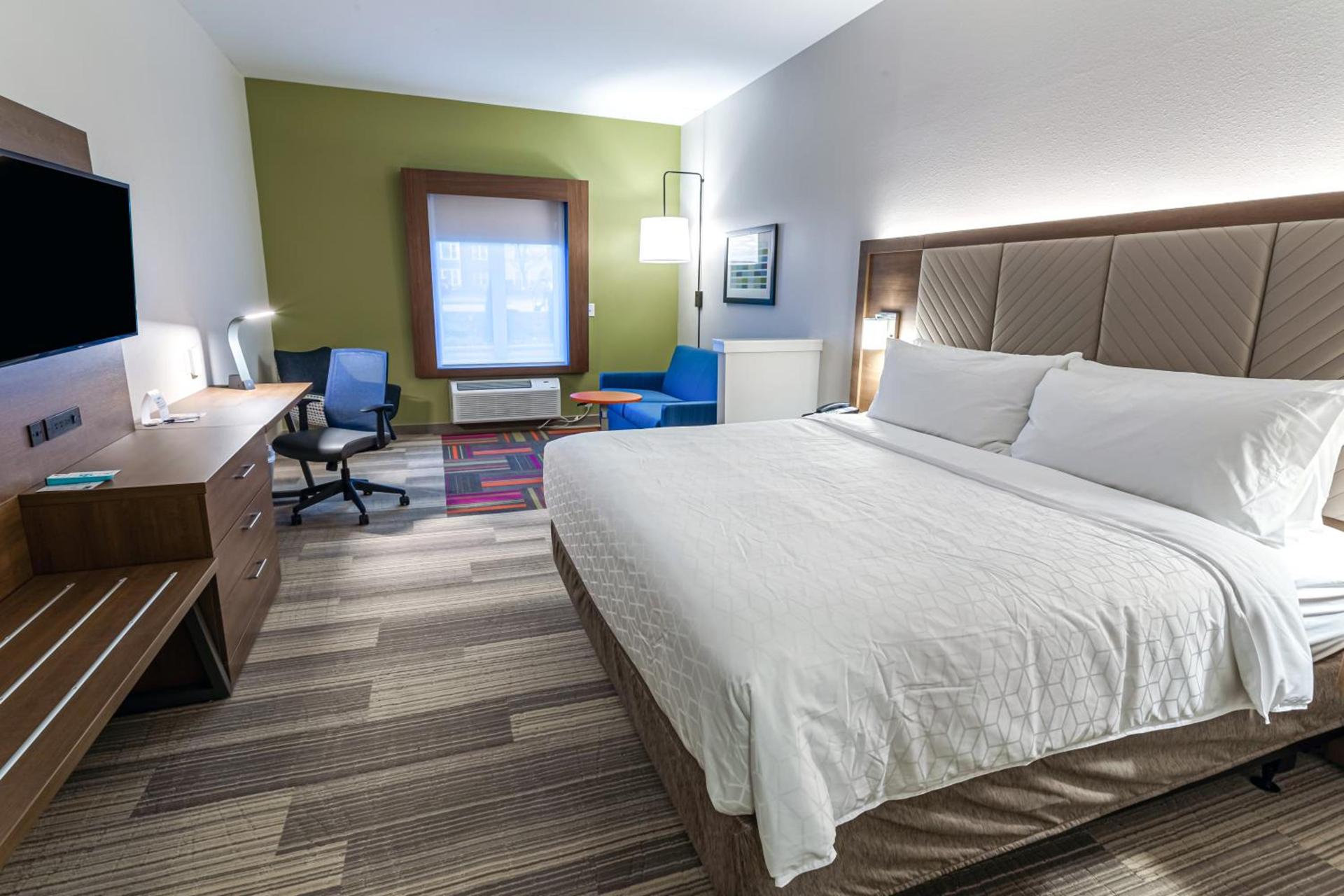 Holiday Inn Express & Suites - Columbus - Worthington by IHG photo 3