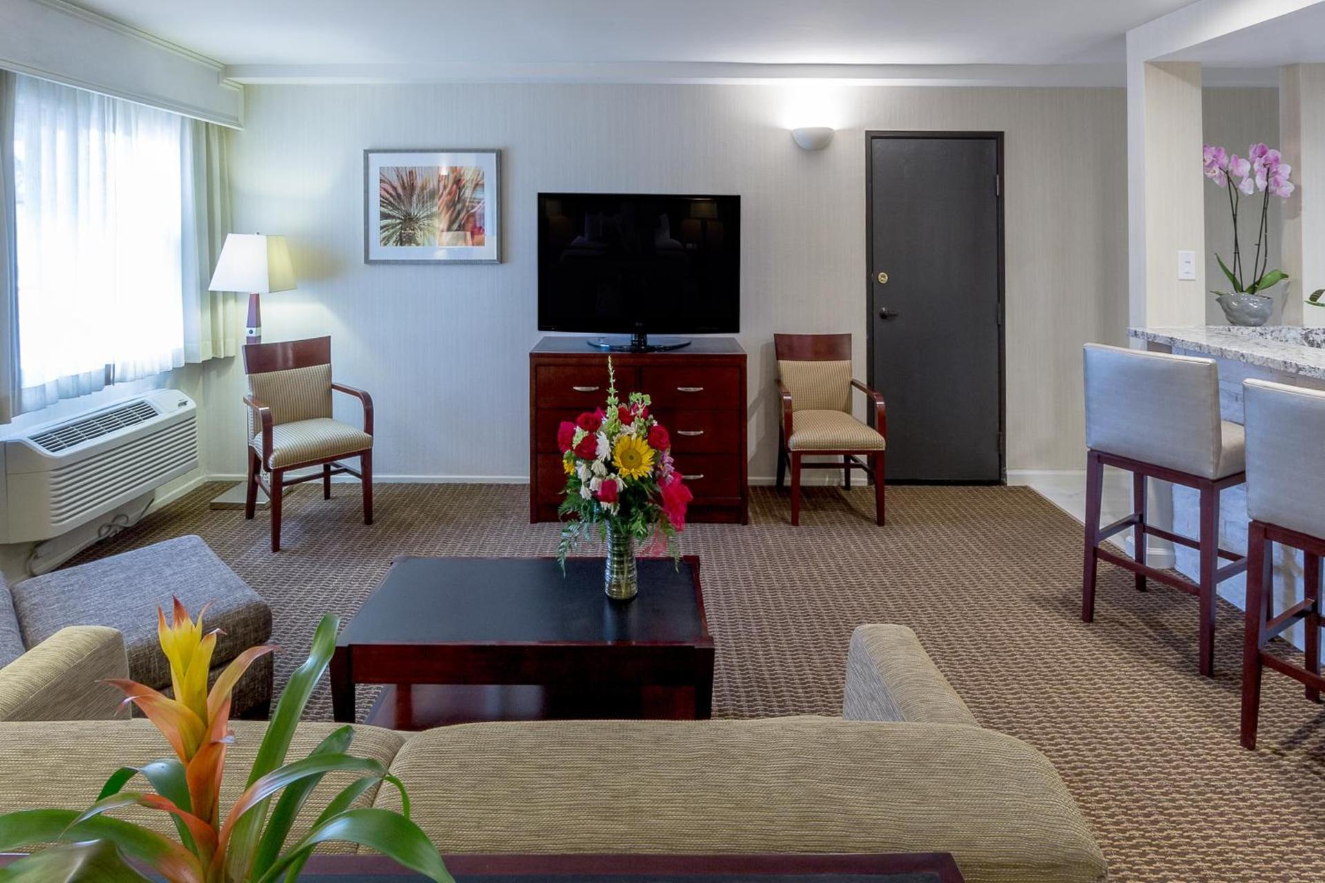 Best Western Plus Carpinteria Inn photo 98