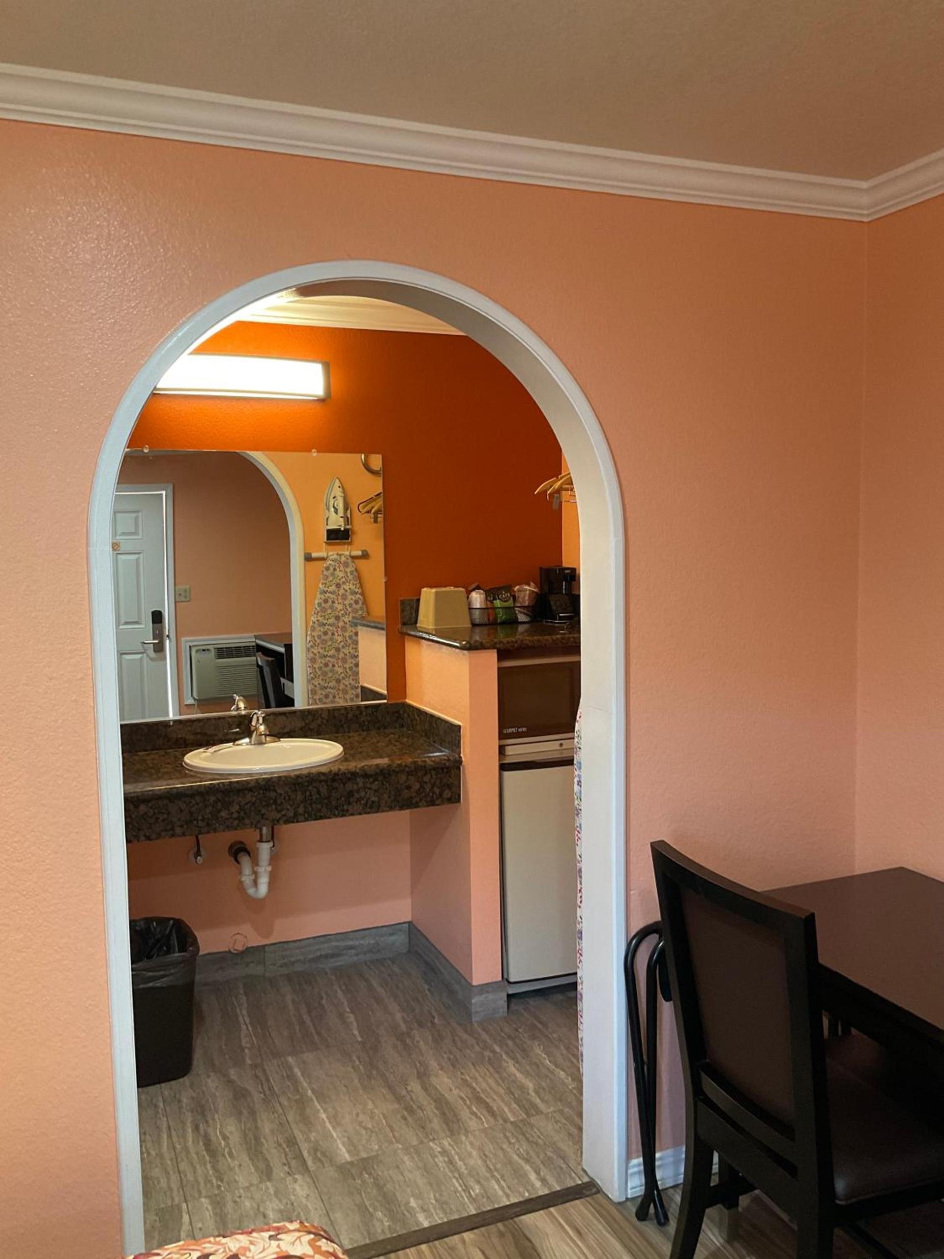 Budget Motel photo 36