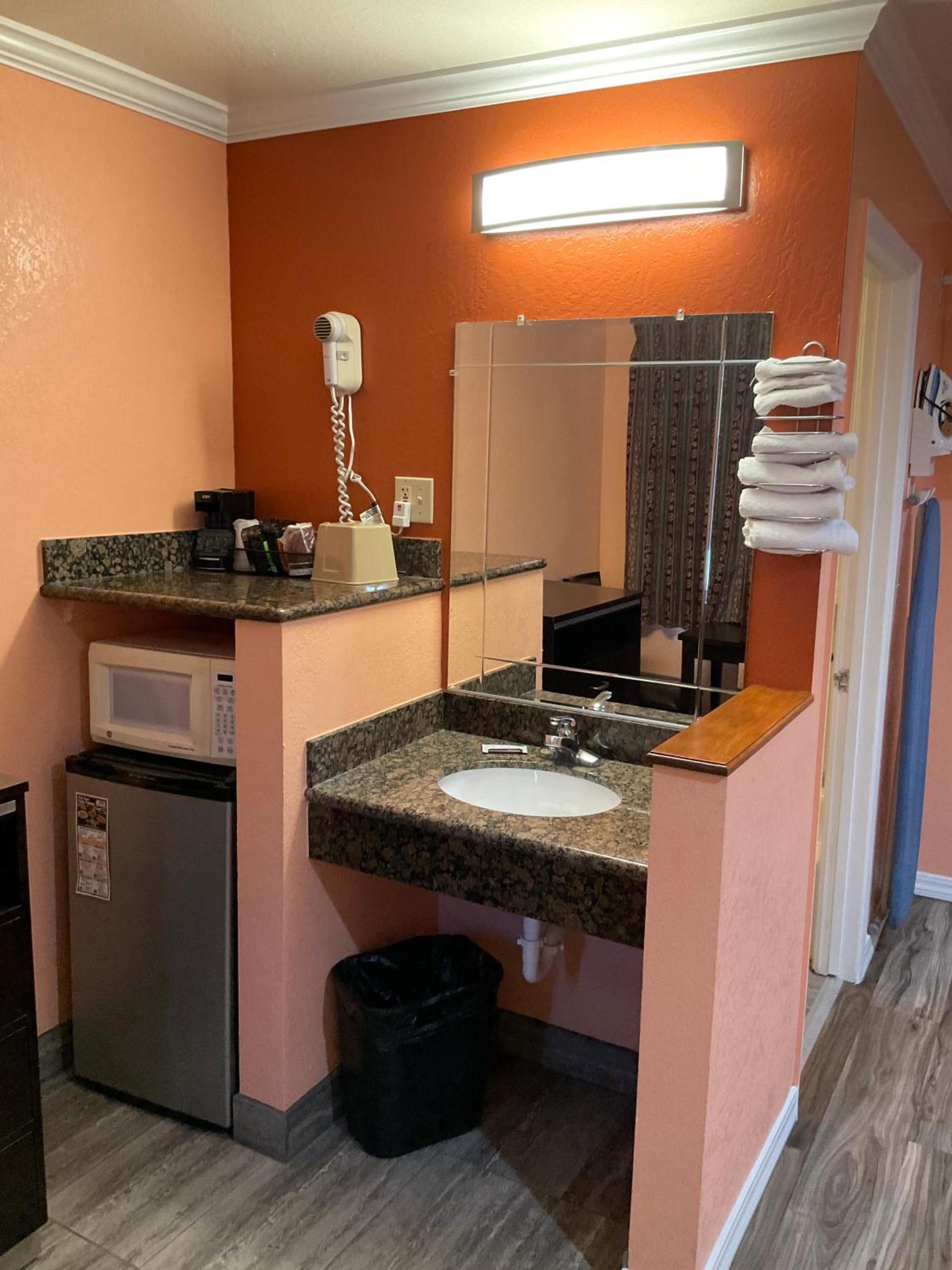 Budget Motel photo 33