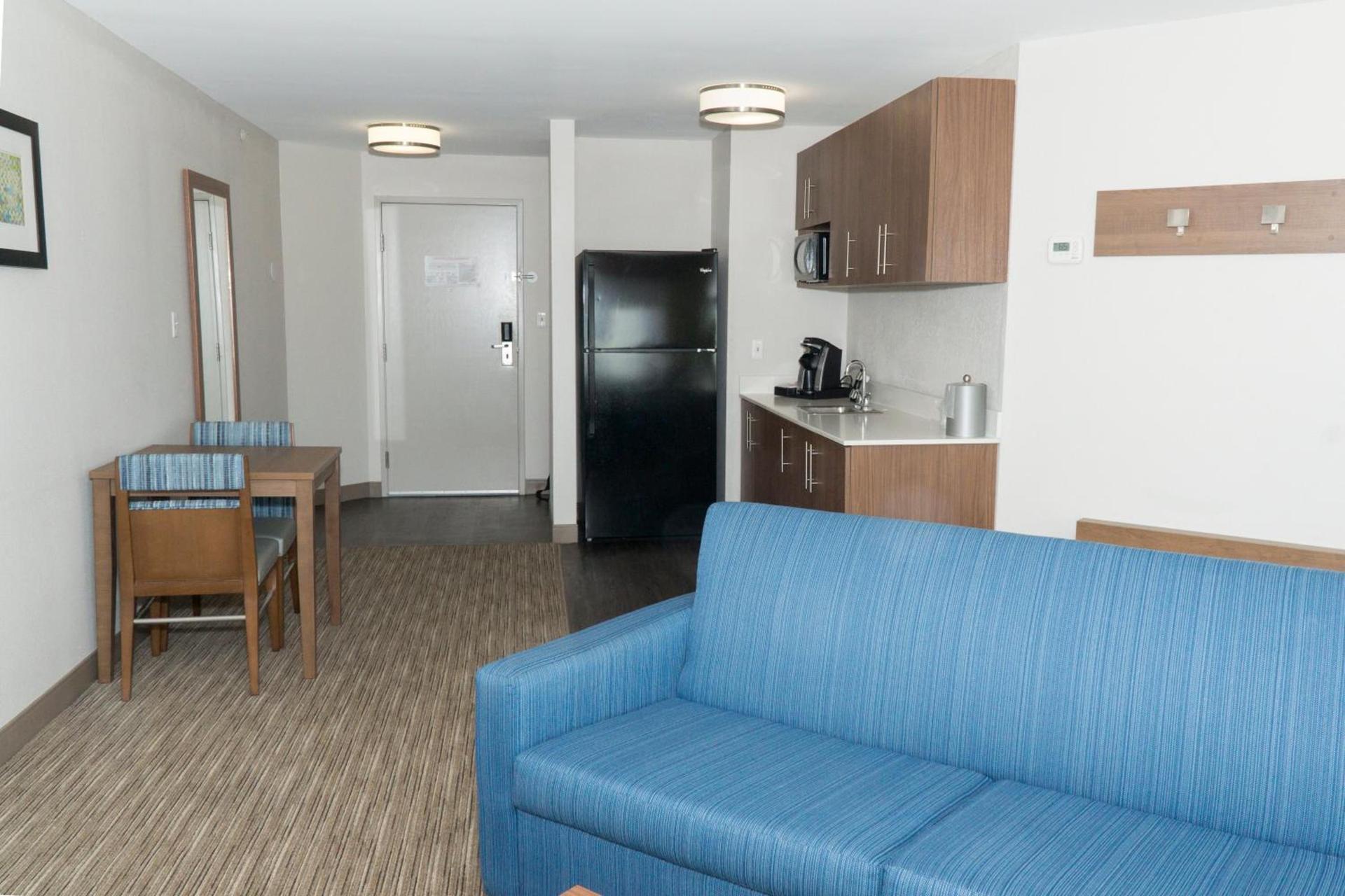Holiday Inn Express Hotel & Suites Madison by IHG photo 53