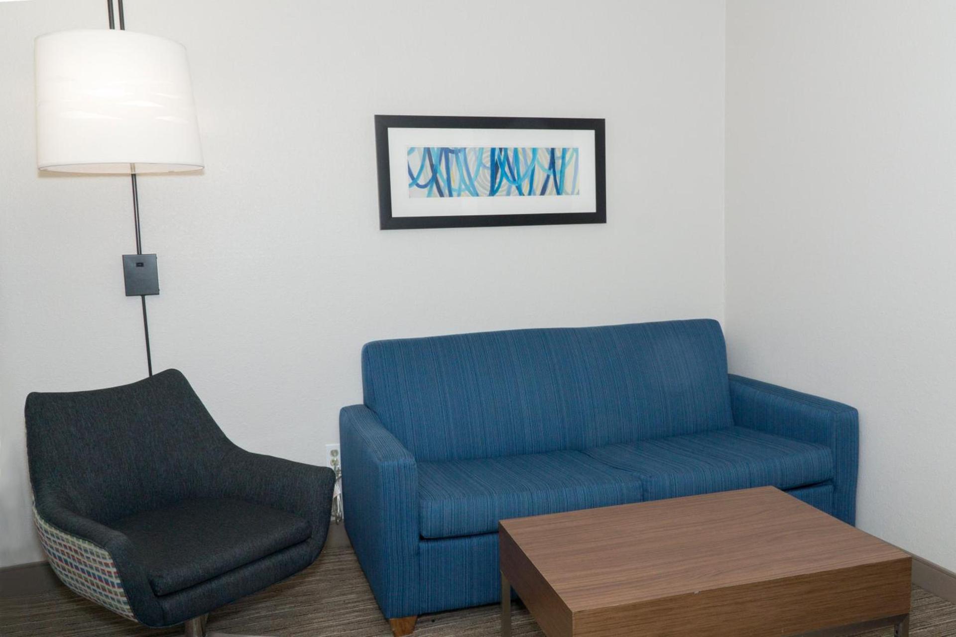 Holiday Inn Express Hotel & Suites Madison by IHG photo 60