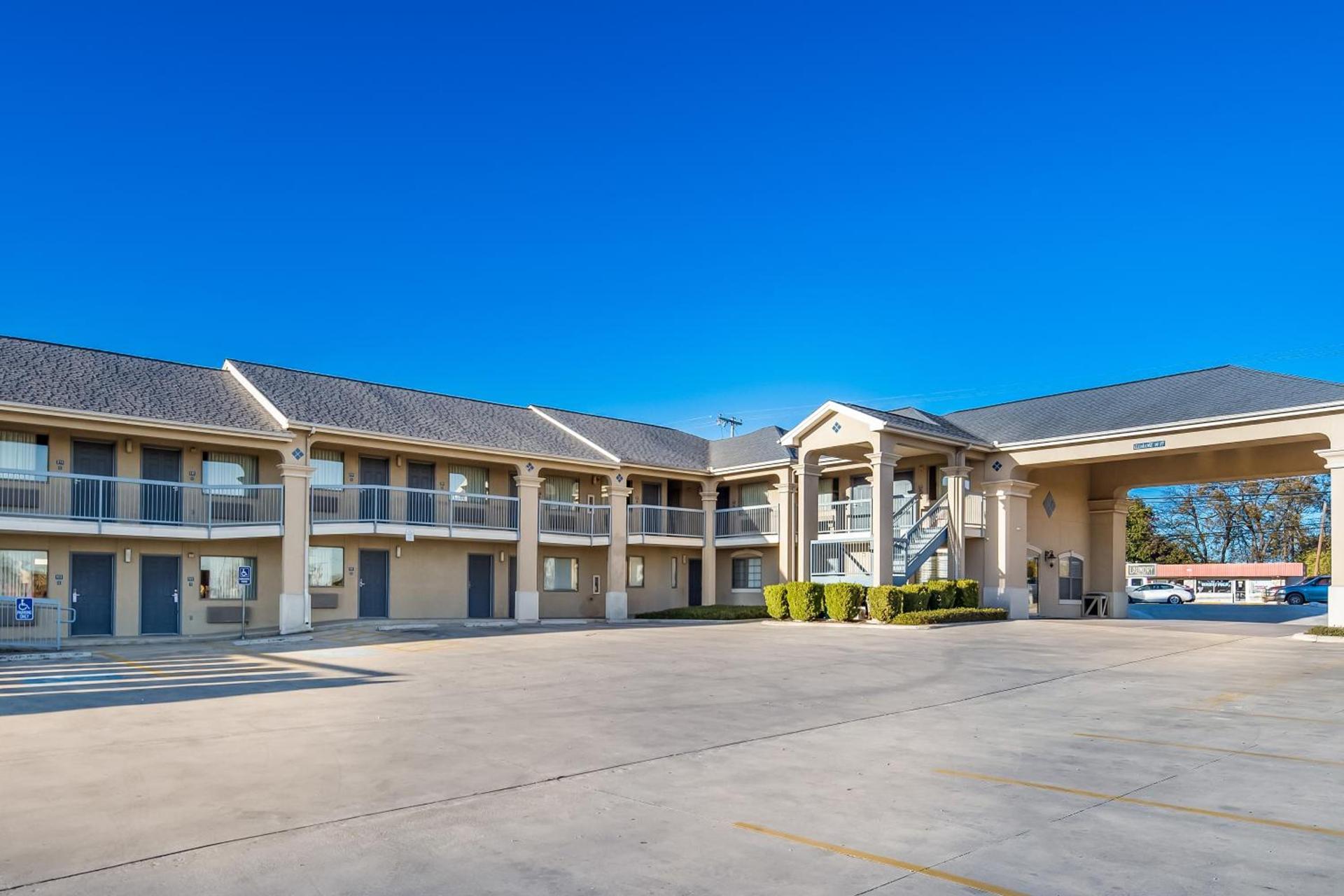 Americas Best Value Inn New Braunfels photo 3