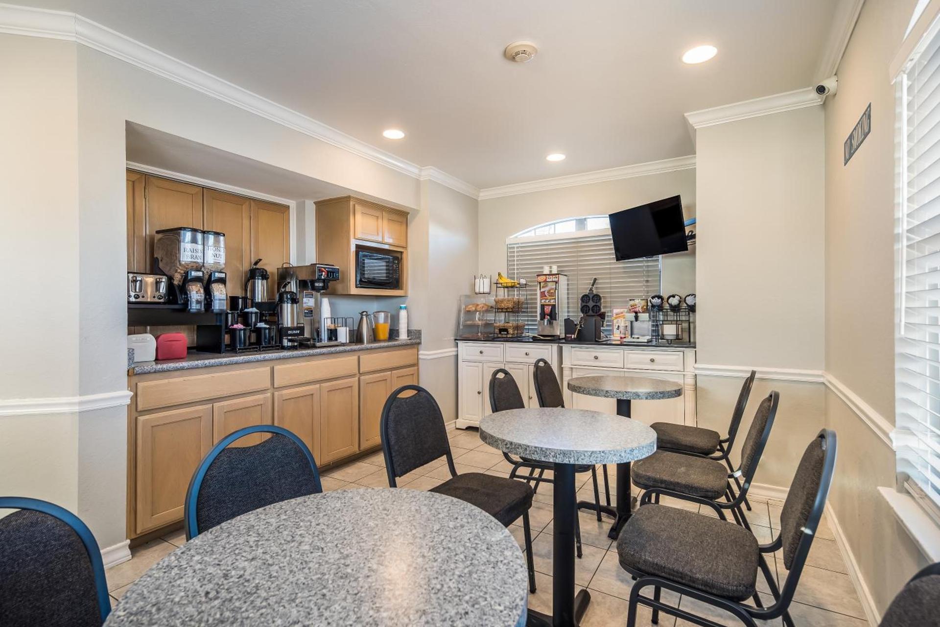 Americas Best Value Inn New Braunfels photo 4