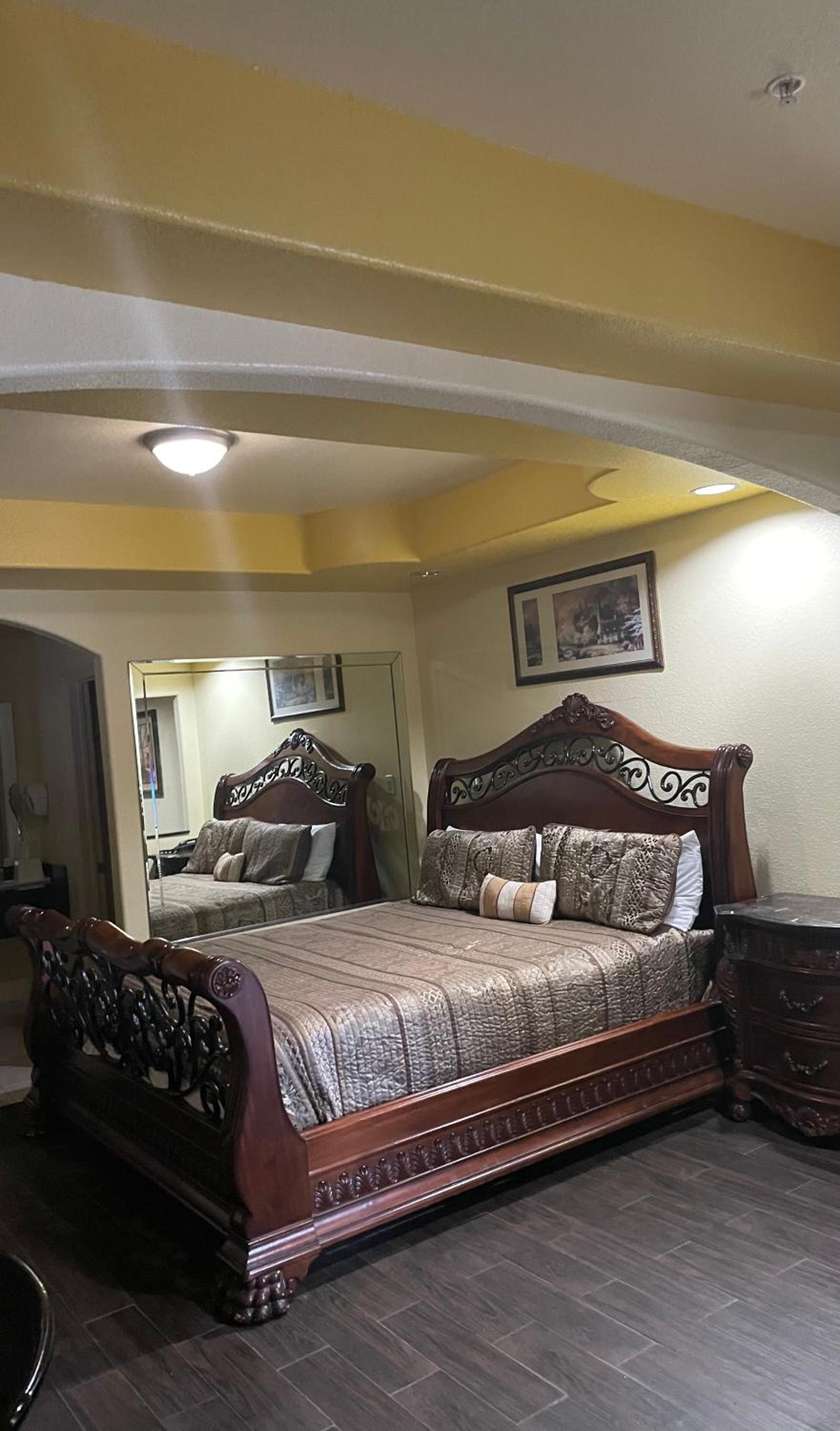 Raintree Inn and Suites photo 7