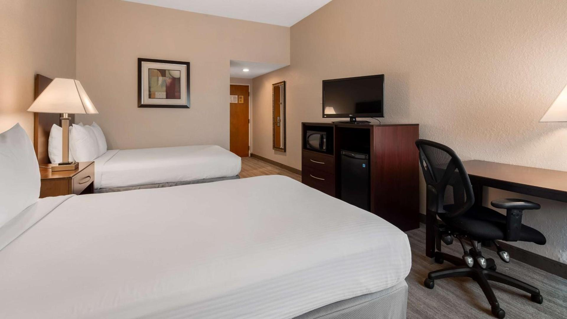 Best Western Tampa photo 26