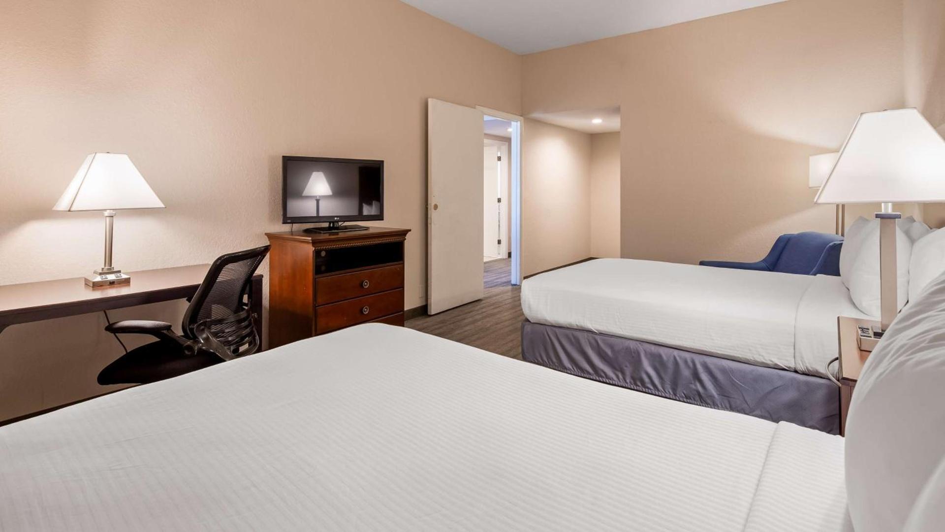 Best Western Tampa photo 3