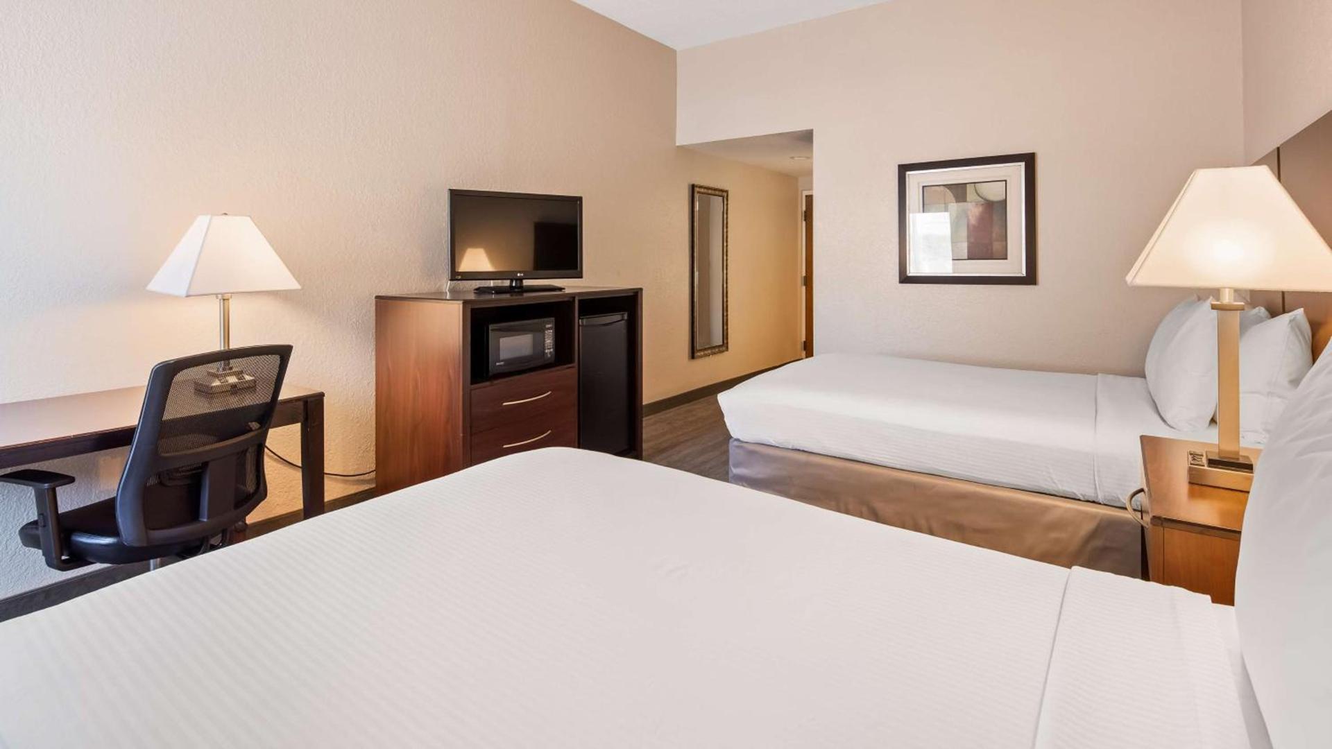Best Western Tampa photo 7