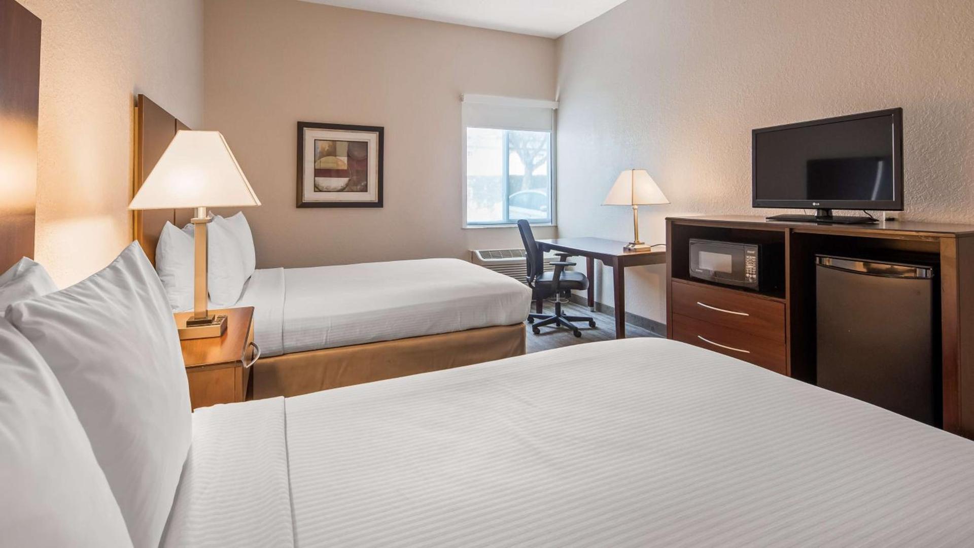 Best Western Tampa photo 28