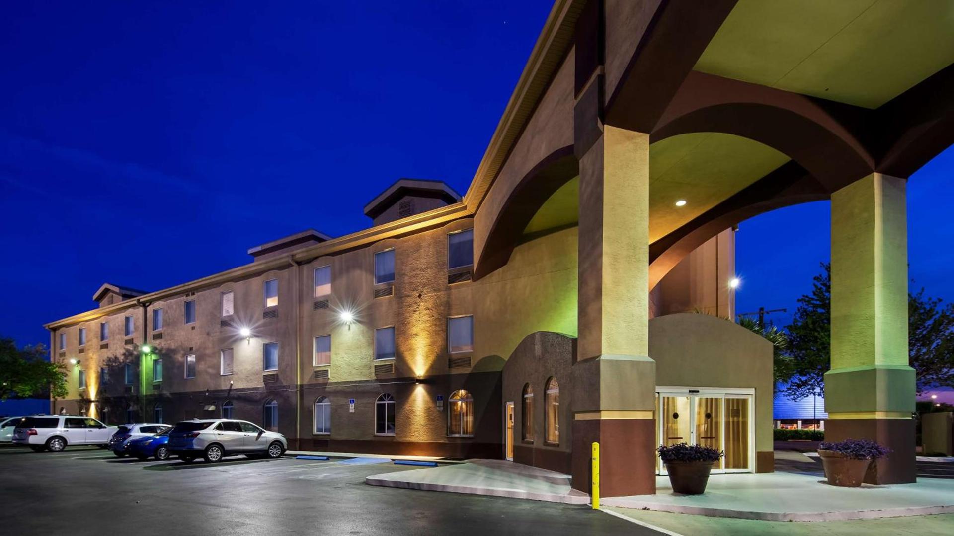 Best Western Tampa photo 9