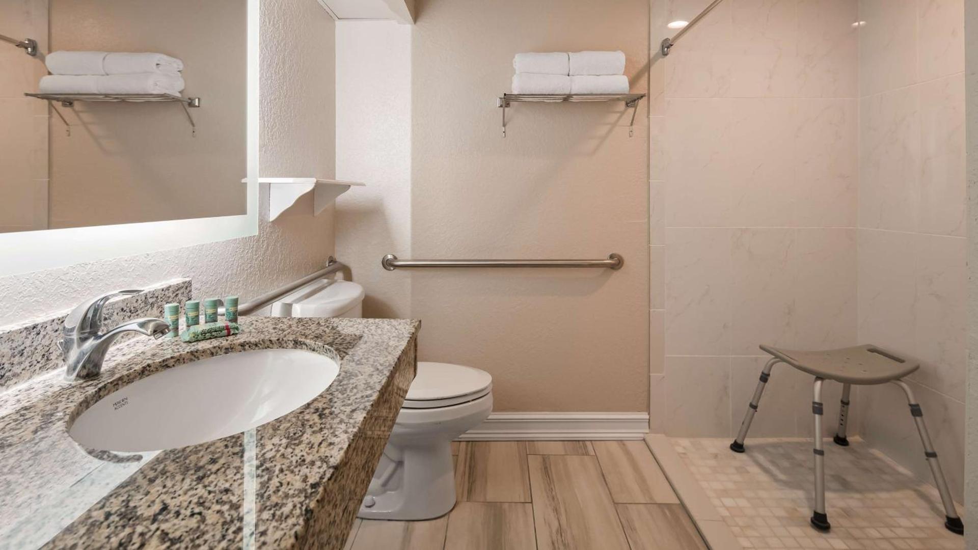 Best Western Tampa photo 32