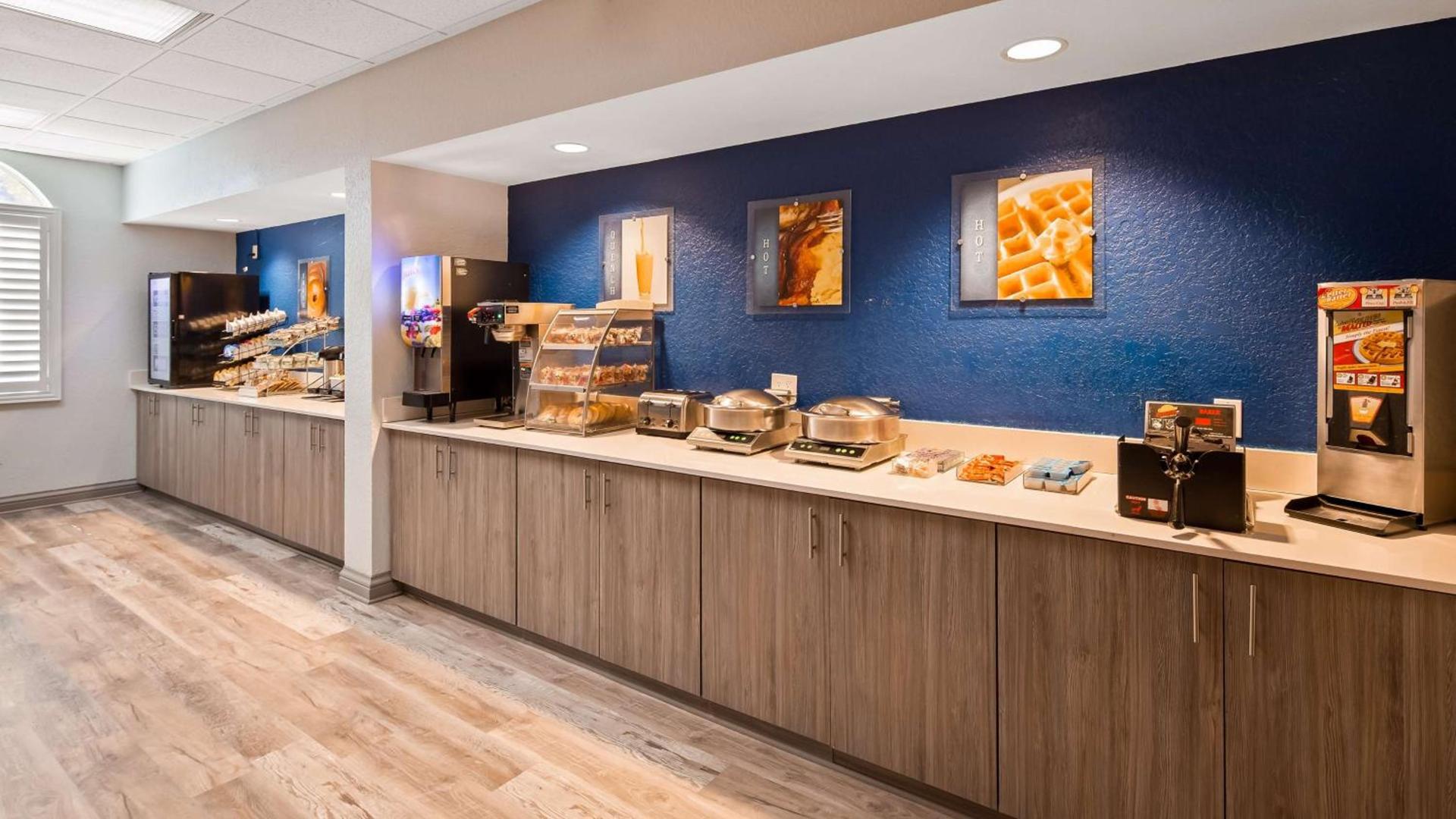 Best Western Tampa photo 15