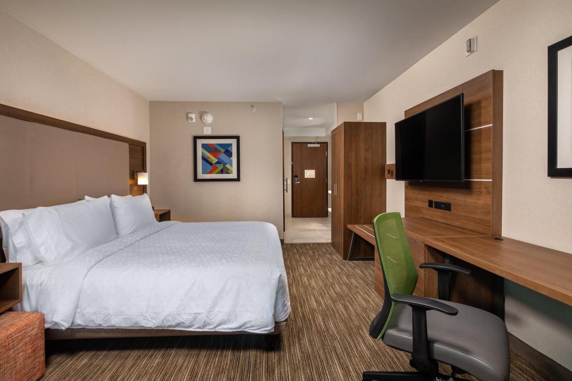Holiday Inn Express & Suites Chatsworth by IHG photo 21