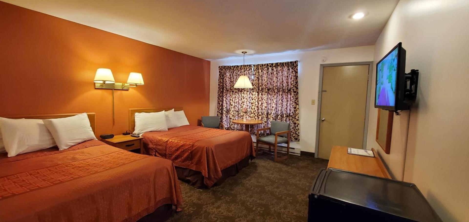 Pinebrook Motel photo 89