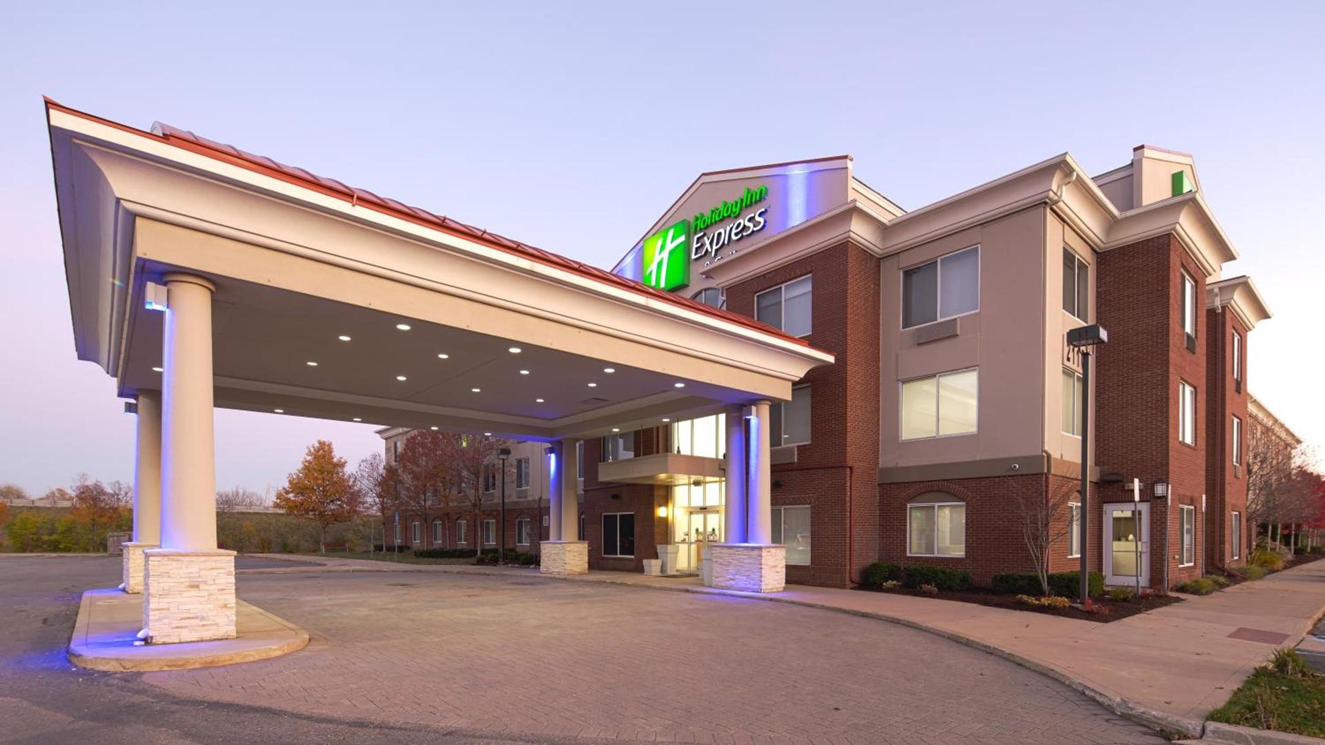 Holiday Inn Express & Suites Detroit - Farmington Hills by IHG photo 25