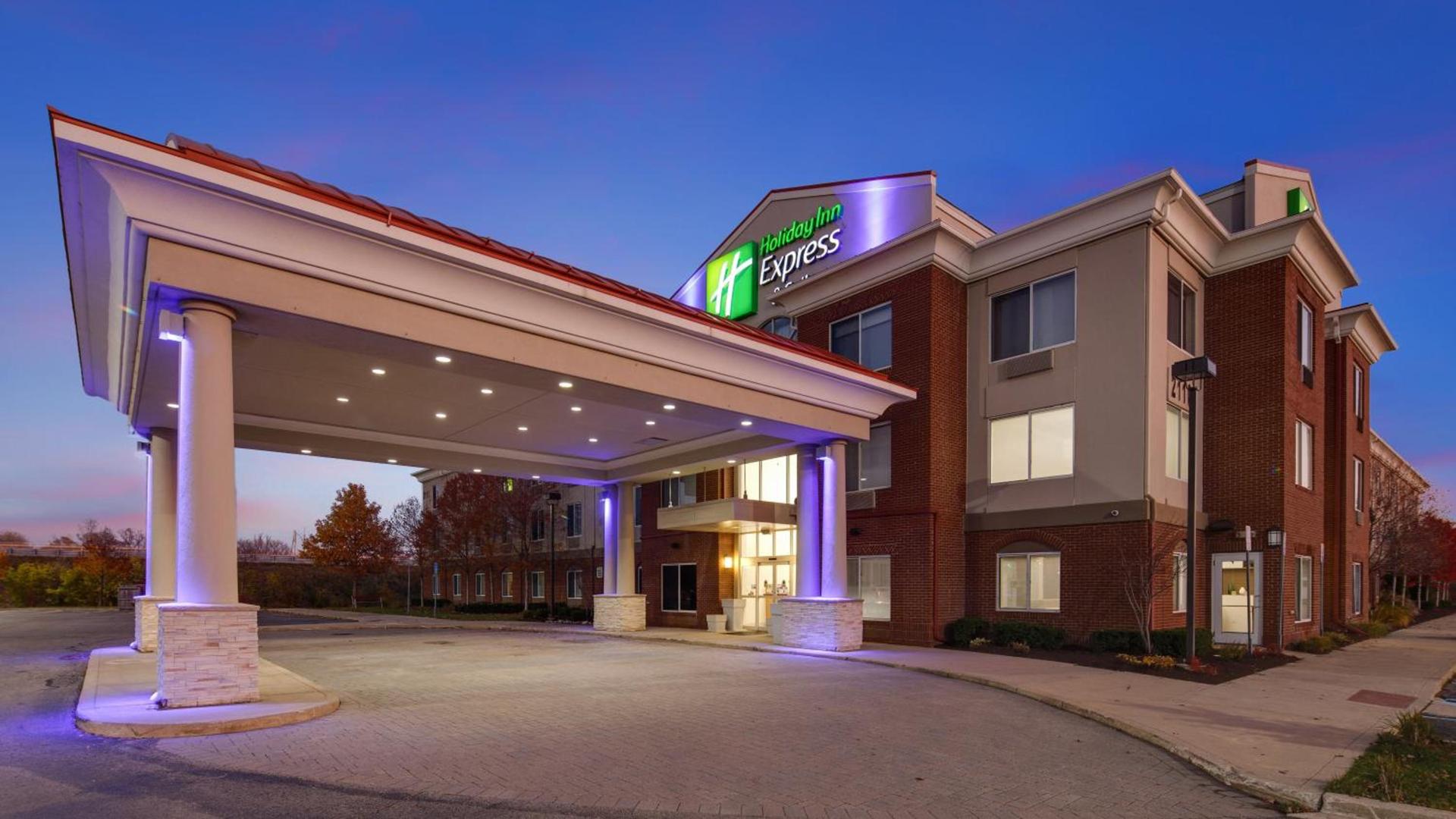 Holiday Inn Express & Suites Detroit - Farmington Hills by IHG photo 16