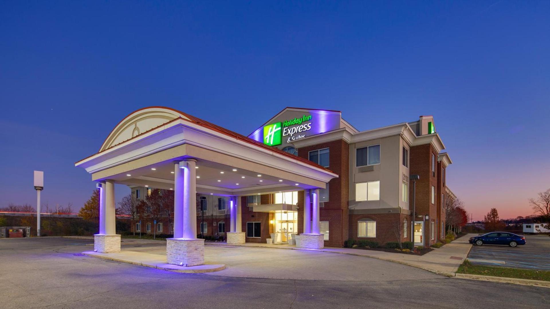 Holiday Inn Express & Suites Detroit - Farmington Hills by IHG photo 24