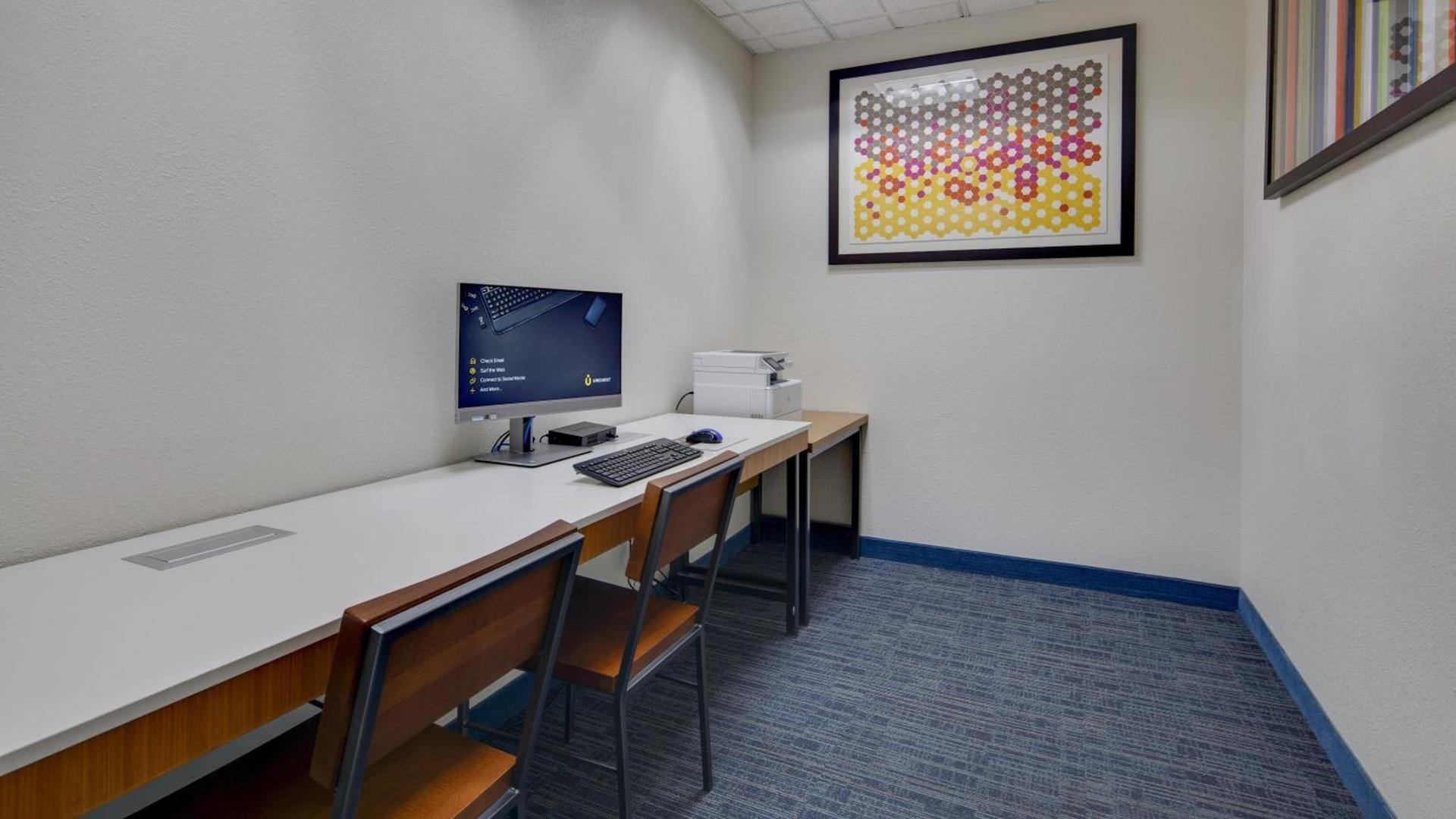 Holiday Inn Express & Suites Detroit - Farmington Hills by IHG photo 6