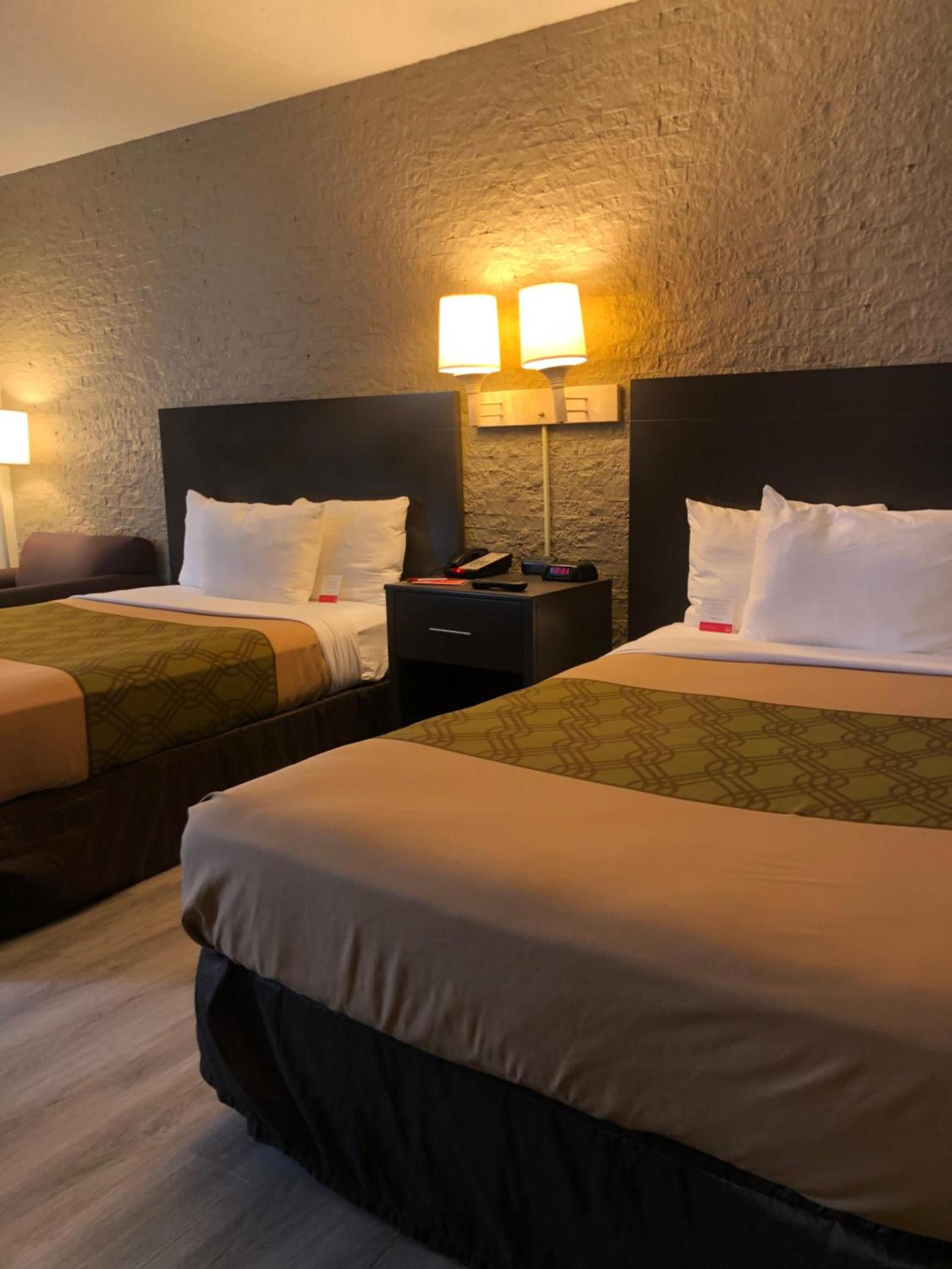 Econo Lodge Metro photo 26